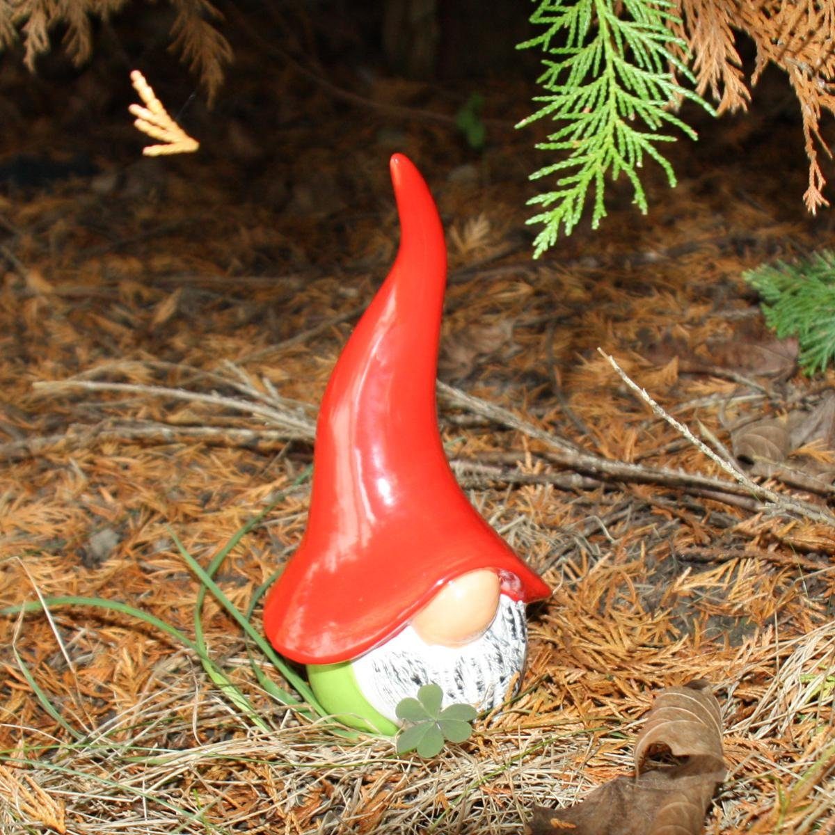H Tangoo roter 18 ca cm, mit (Stück) Mütze Tangoo Gartenfigur Keramik-Wichtel hellgrün