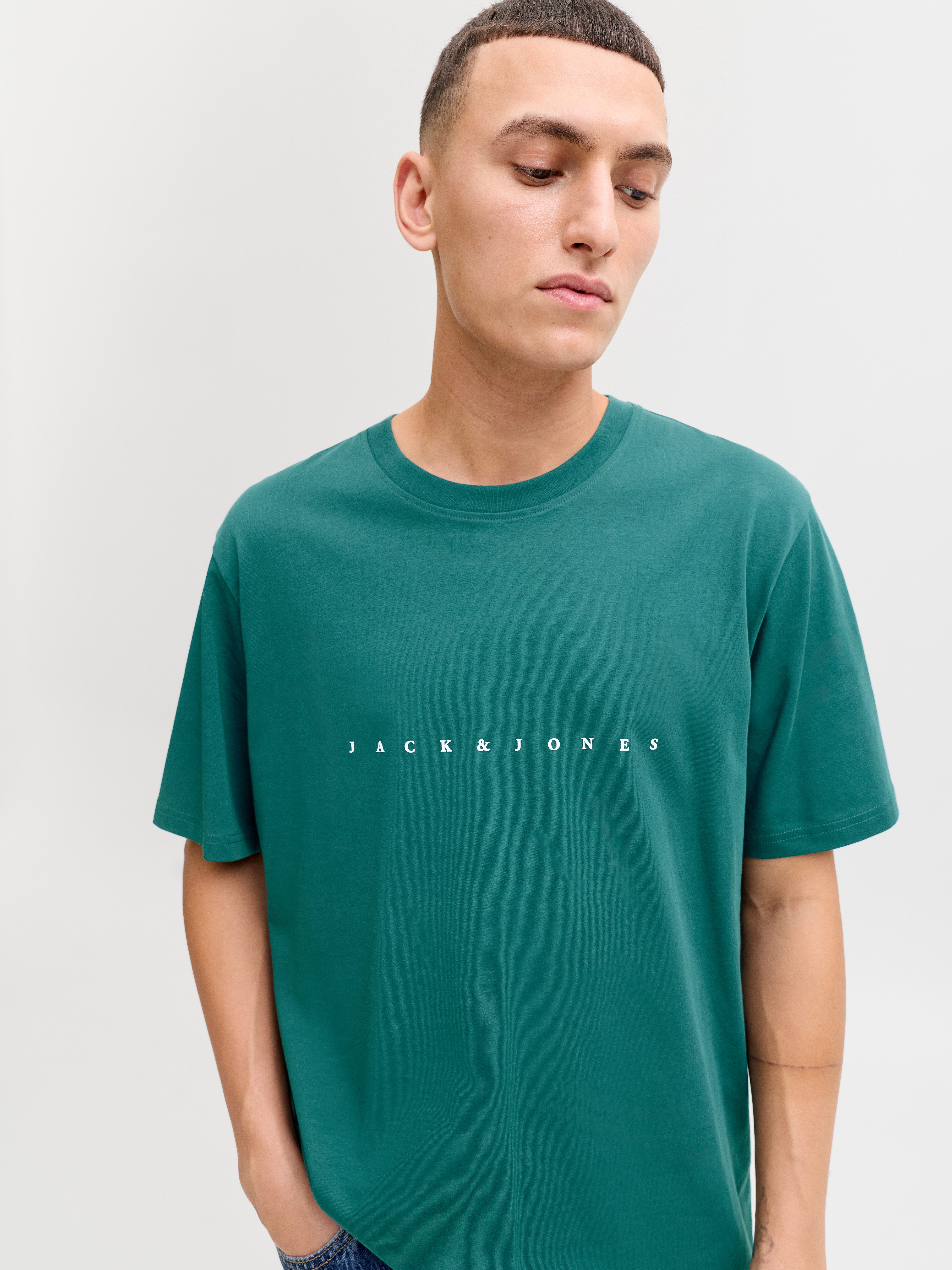 Jack & Jones Rundhalsshirt JJESTAR mit Pigmentprint und Baumwollgefühl Baum günstig online kaufen
