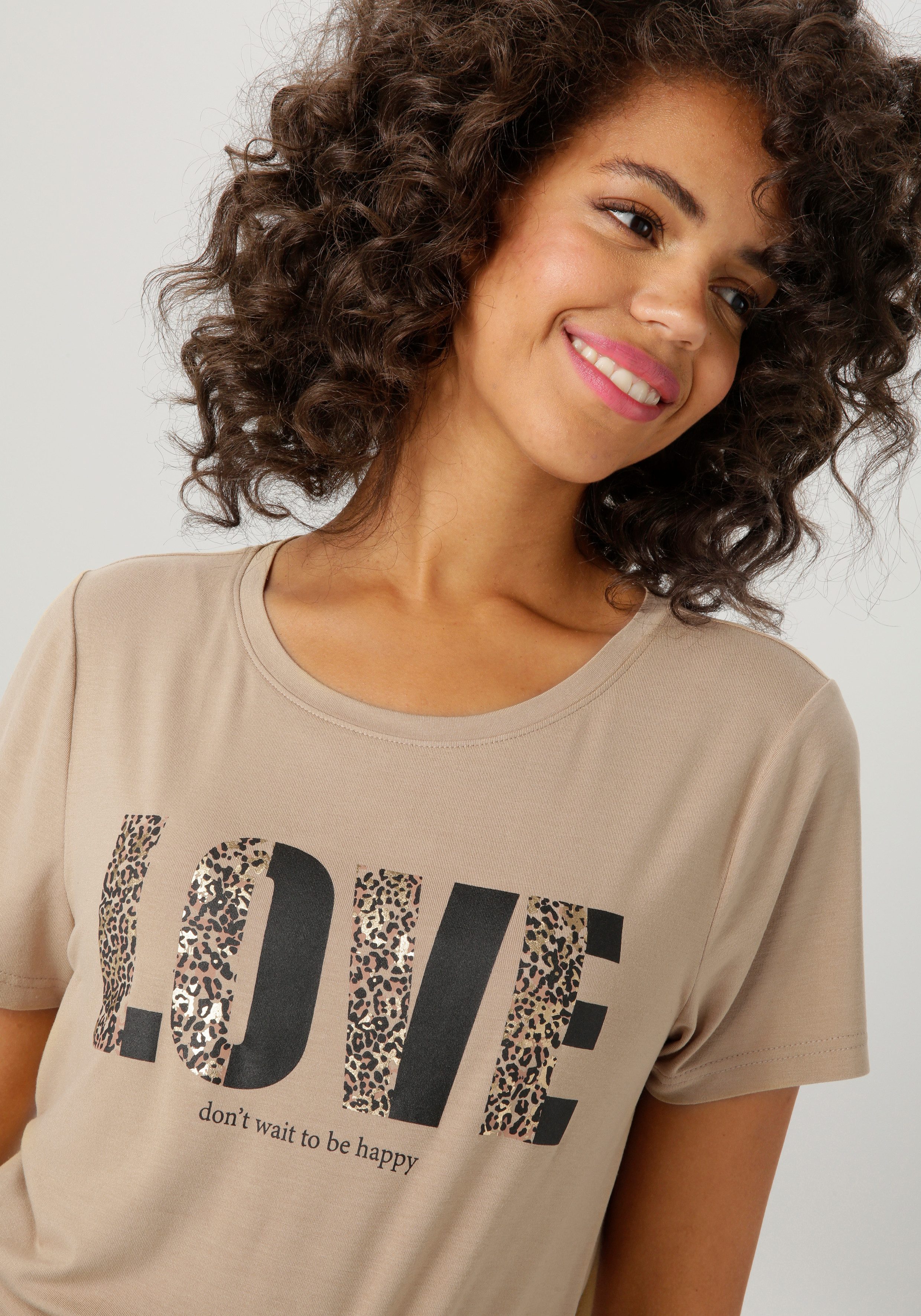 Aniston CASUAL T-Shirt mit Folienprint verzierter "LOVE"-Schriftzug