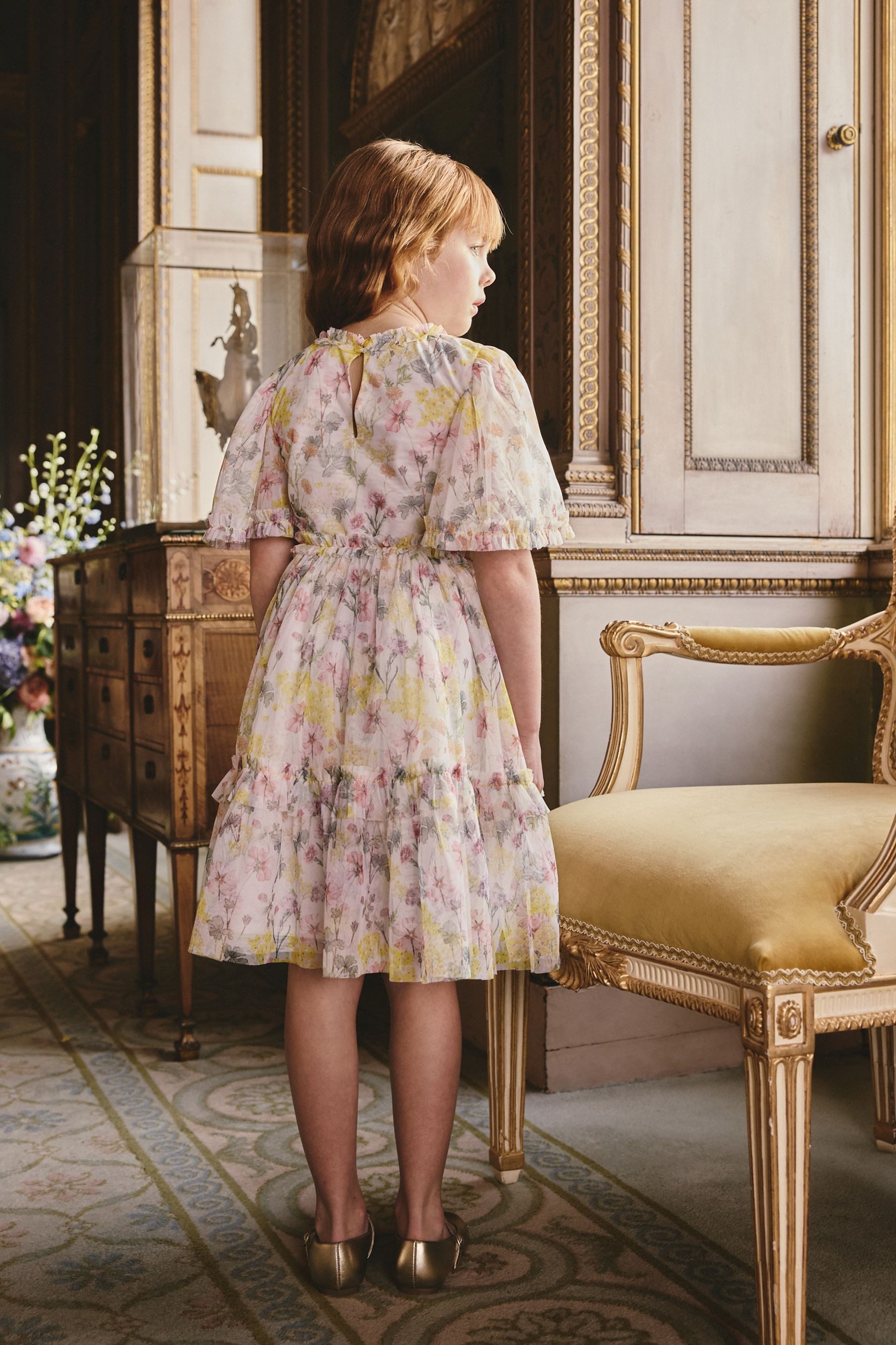 Next Partykleid Festliches Kleid aus Mesh mit Engelsärmeln (1-tlg)