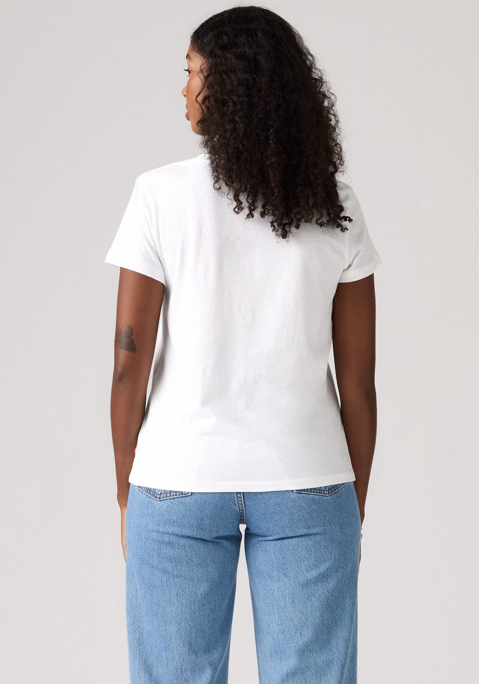 Levi's® Rundhalsshirt THE PERFECT TEE mit Logo im Metallic-Holo Print