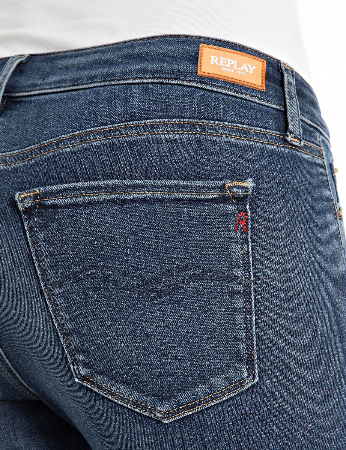 Replay Bootcut-Jeans NEW LUZ mit gesticktem R an der Gesäßtasche