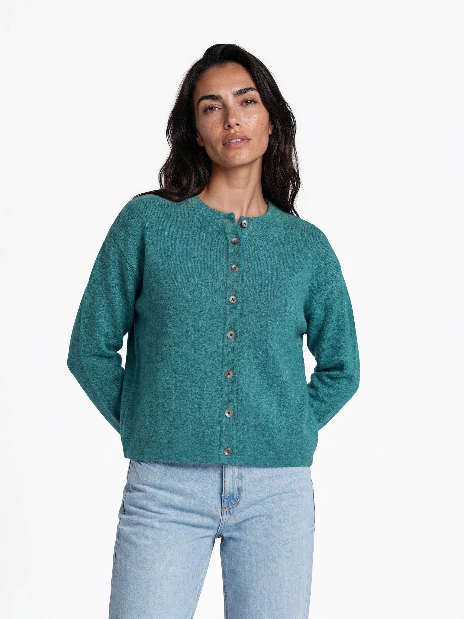 FRISTED Cardigan Damen Lammwolle Melange Rundhals Modern Fit Langarm casual Strickjacke mit Knopfleiste und seitlichen Schlitzen, figurbetont