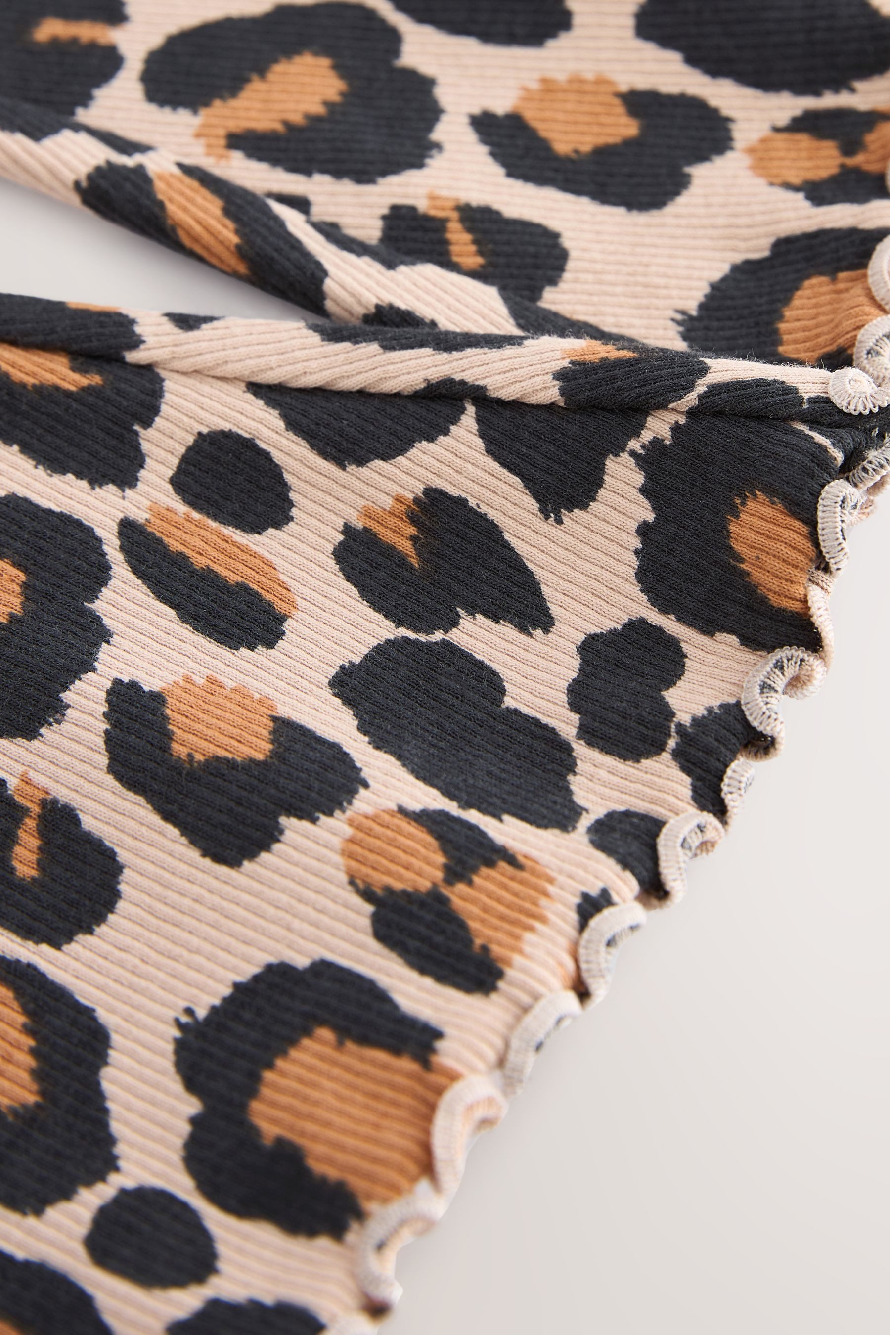 Next Leggings Gerippte Leggings mit Schlag (1-tlg)