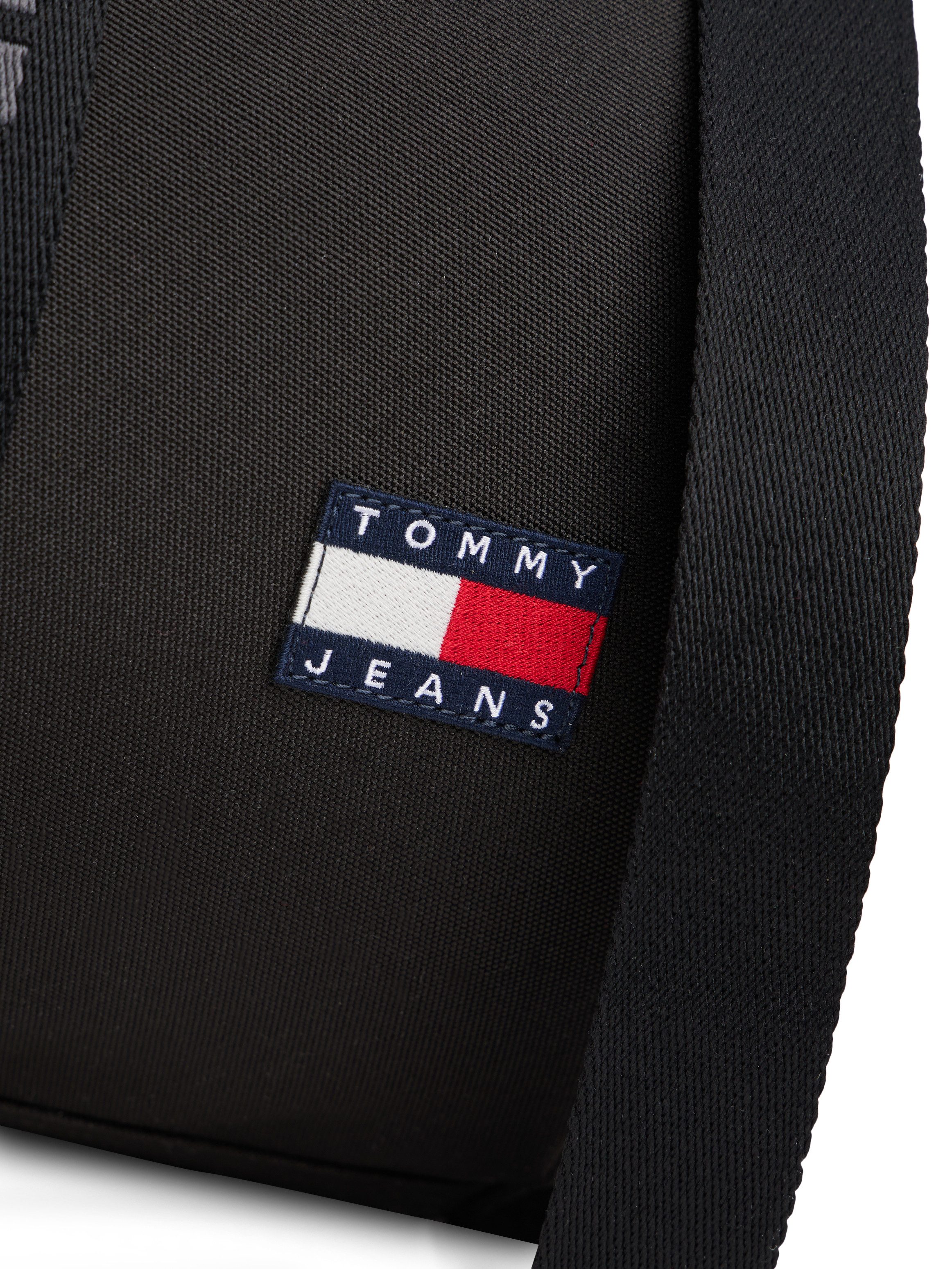 Tommy Jeans Weekender TJM ESS DAILY DUFFLE, Reisetasche, Freizeitasche mit Logoschriftzug auf dem Trageriemen