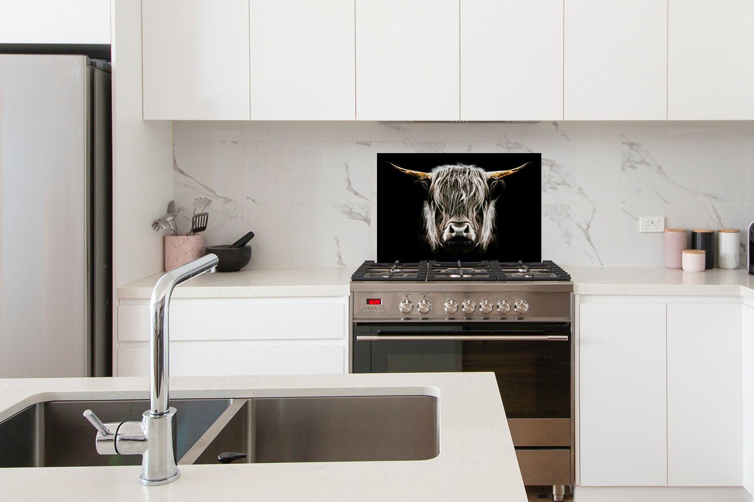 MuchoWow Küchenrückwand Schottischer Temperaturbeständig und Herdblende Hörner - - - cm, (1-tlg), Wandschutz, weiß aus - 60x40 Highlander -, Kuh küchen Gold Schwarz