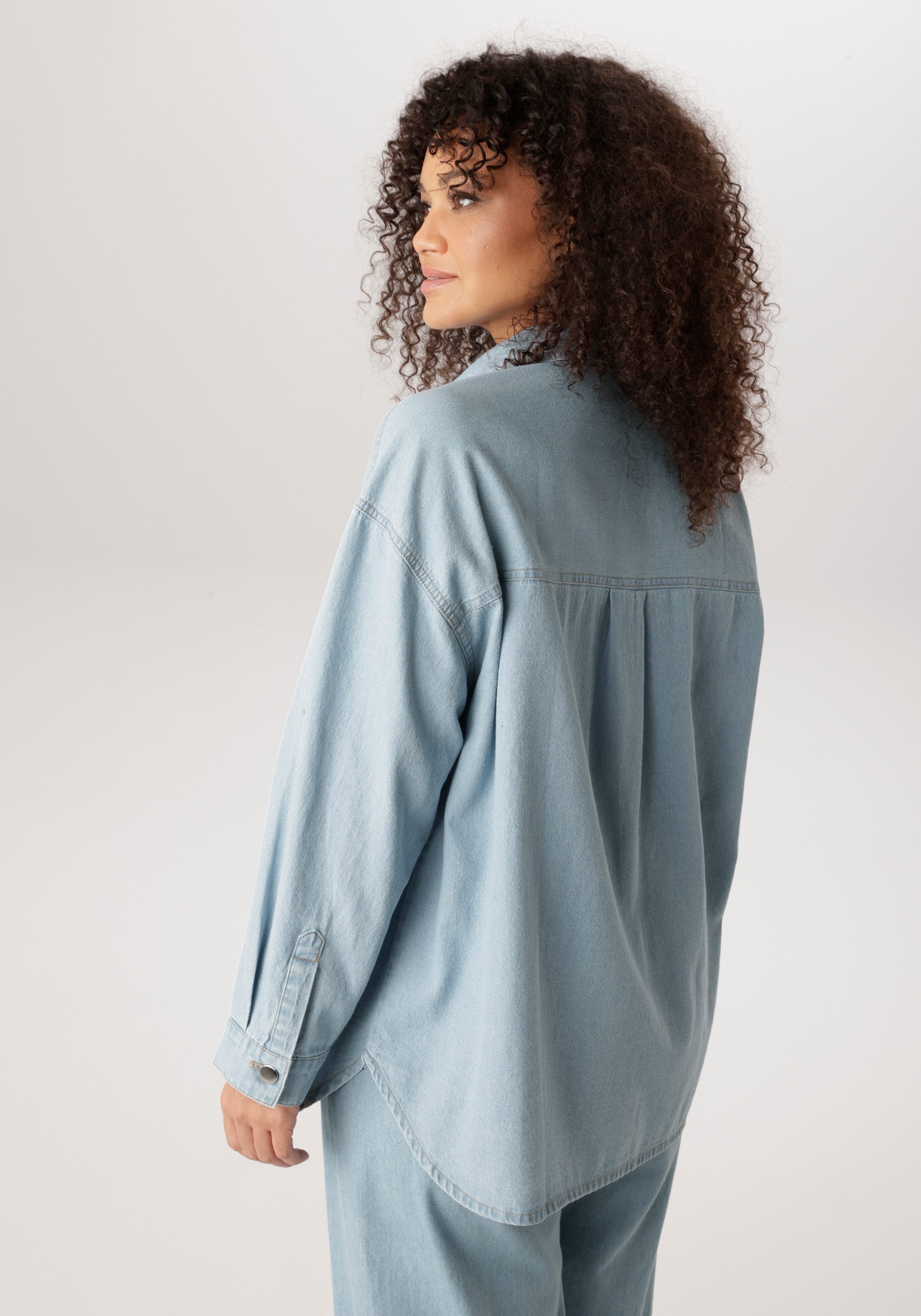 Aniston PLUS Jeansbluse großzügig geschnitten - NEUE KOLLEKTION günstig online kaufen