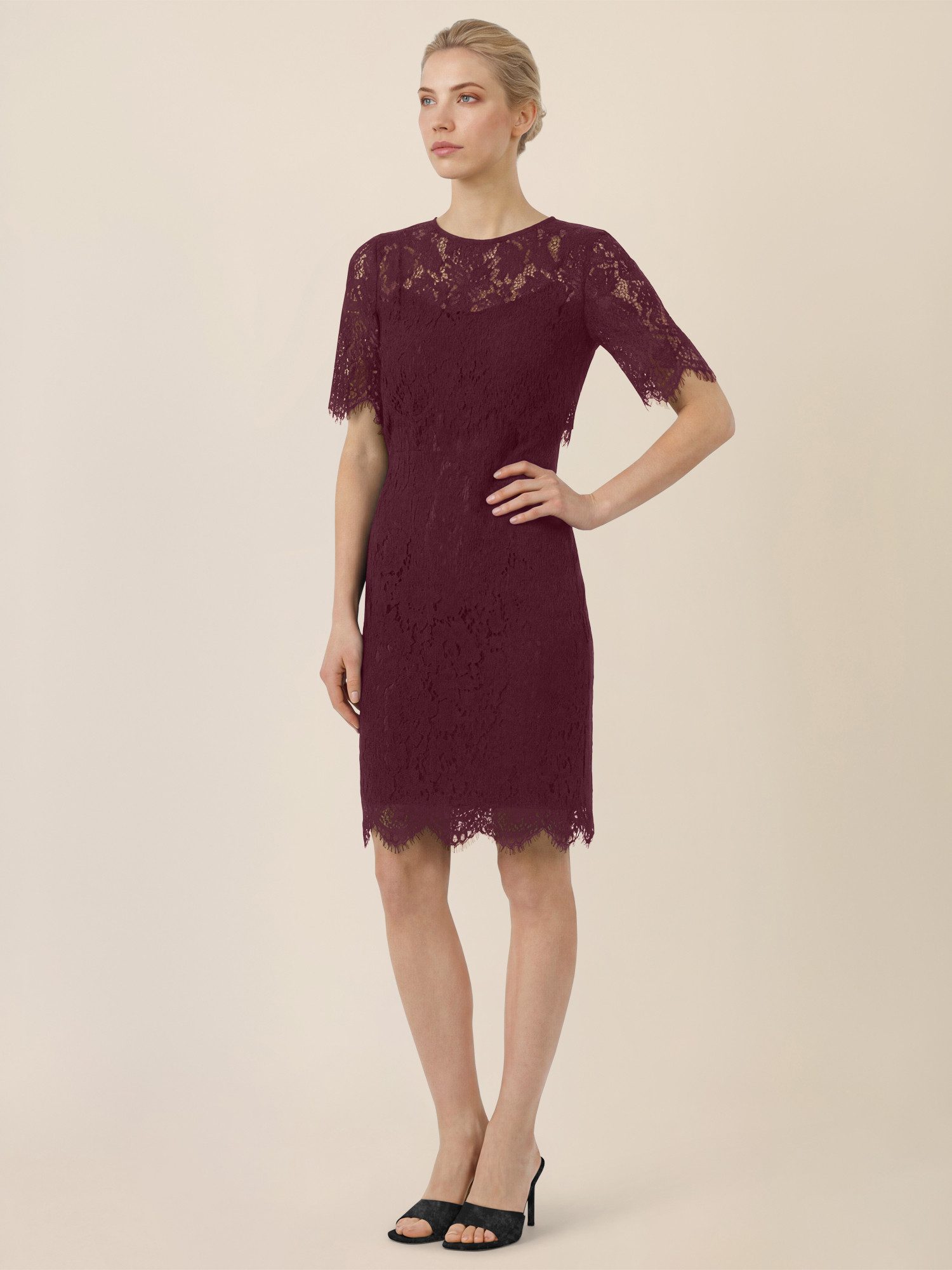 Apart Spitzenkleid Zweiteiliges Spitzenensemble aus Kleid und Bolero