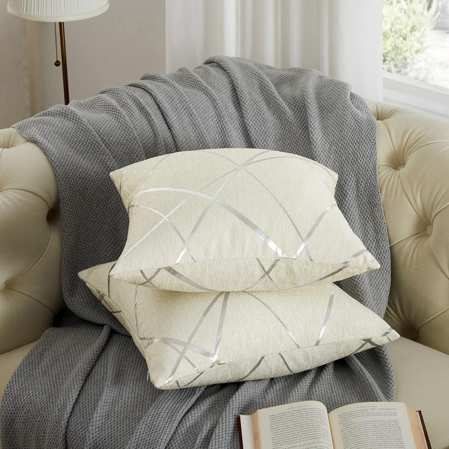 LuxusKollektion Kissenbezug Kissenbezug 2er Set 60x60cm Creme Samt, (2 Stück)