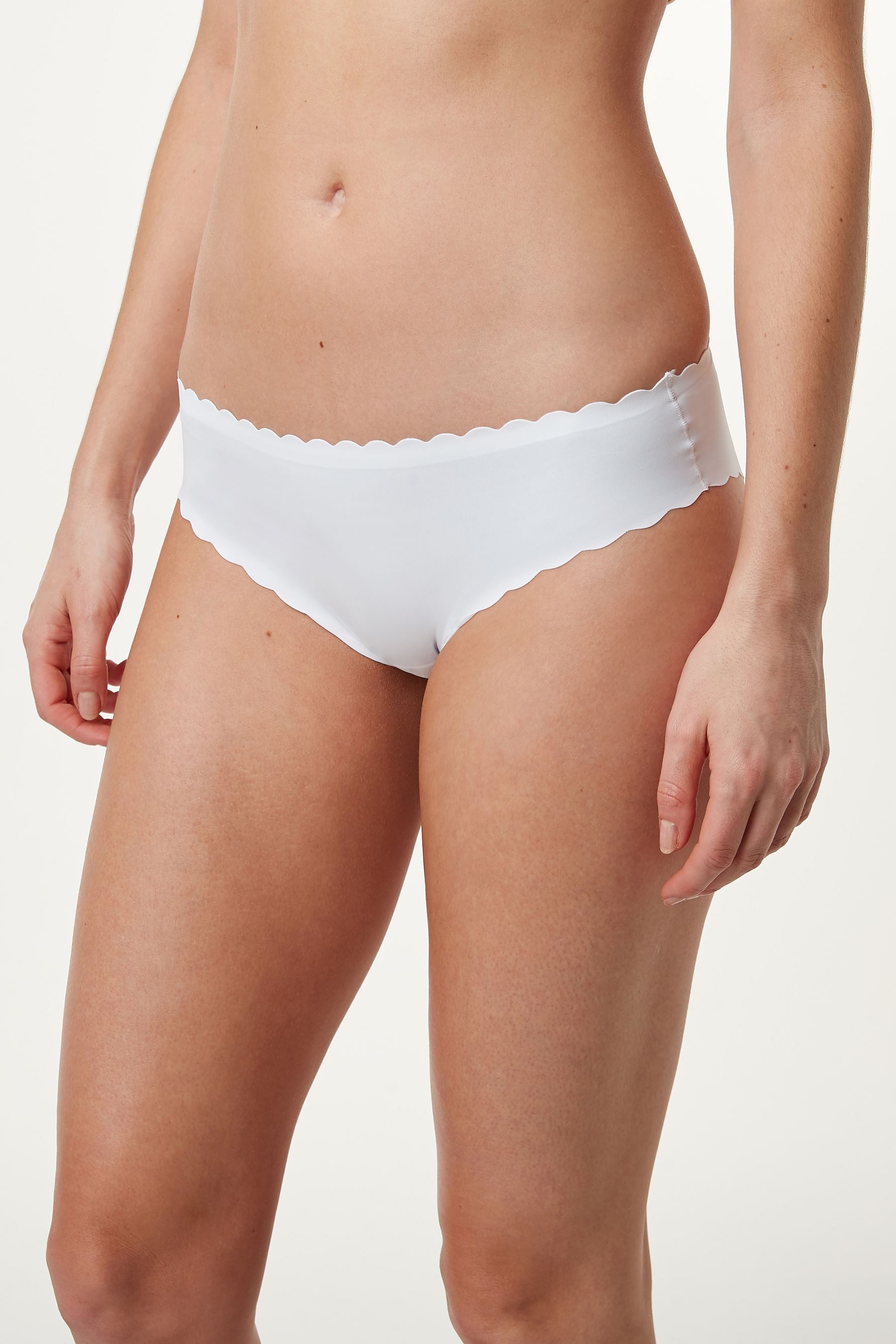Next Brasilslip Unsichtbarer Brazilian Slip mit Muschelkante (1-St)