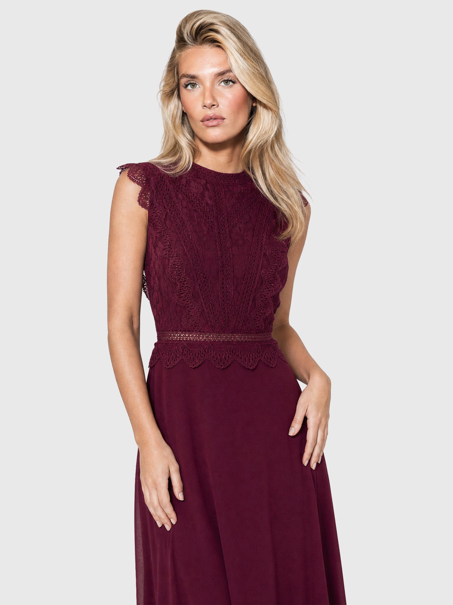 Apart Abendkleid mit Häkelspitze und Stehkragen