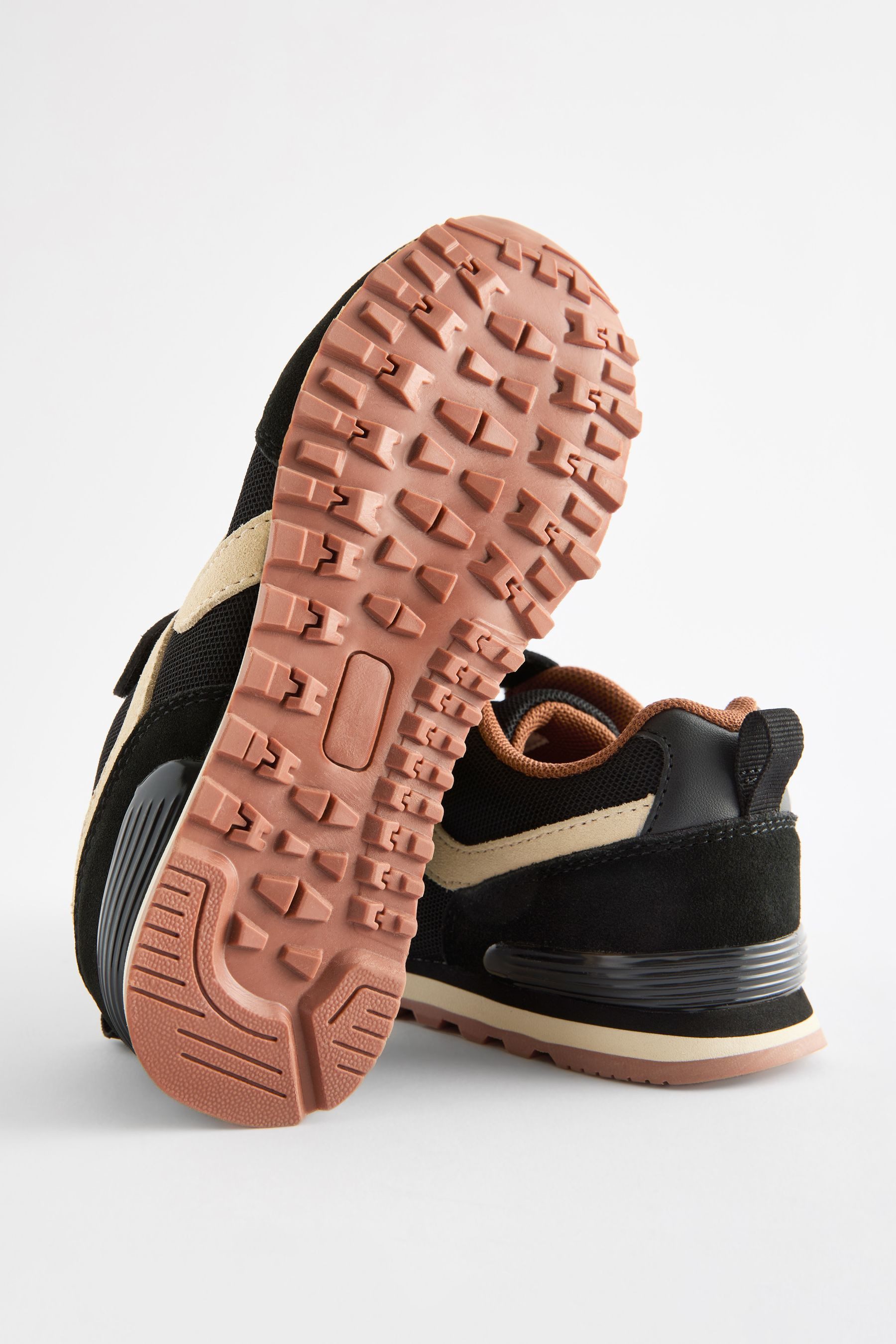 Next Sneaker mit elastischen Schnürsenkeln und Riemen Sneaker (1-tlg)