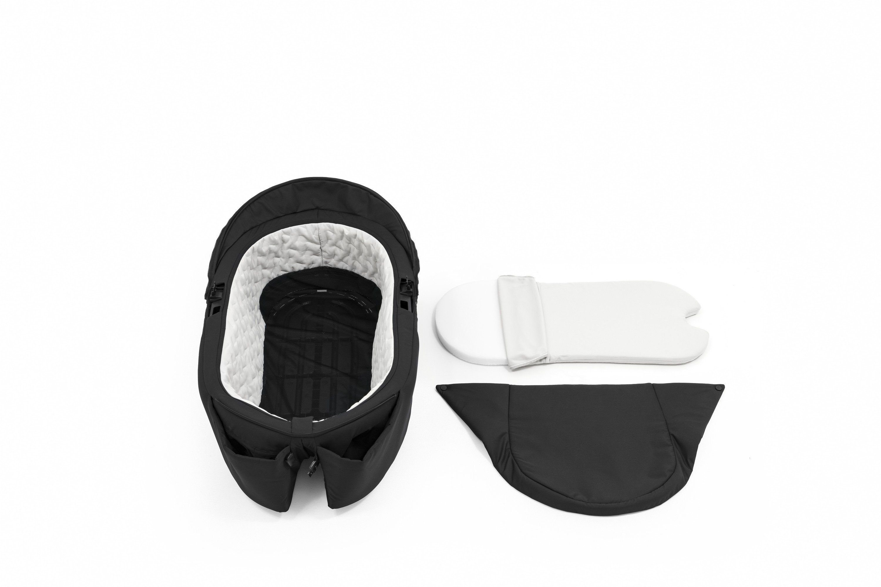 Black unterwegs Babyschale X Stokke Xplory® Babyschale - Babykomfort für Rich