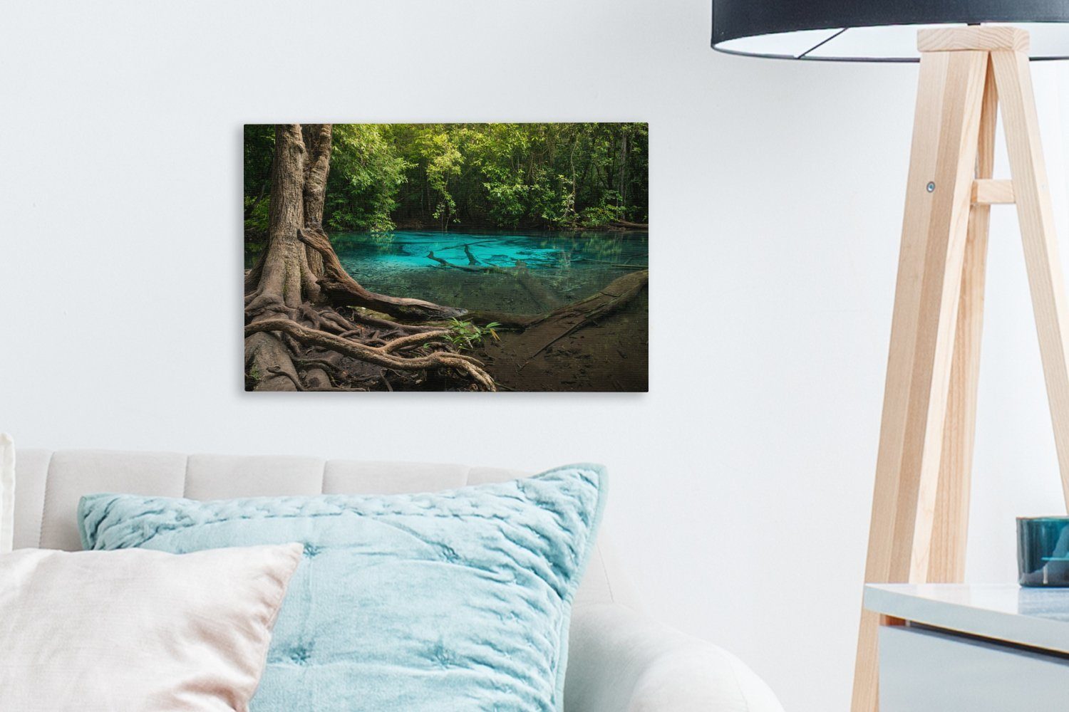 OneMillionCanvasses® Leinwandbild Wandbild Leinwandbilder, Thailands, cm Bach blauer Wanddeko, inmitten Aufhängefertig, 30x20 (1 Regenwälder Leuchtend St), der