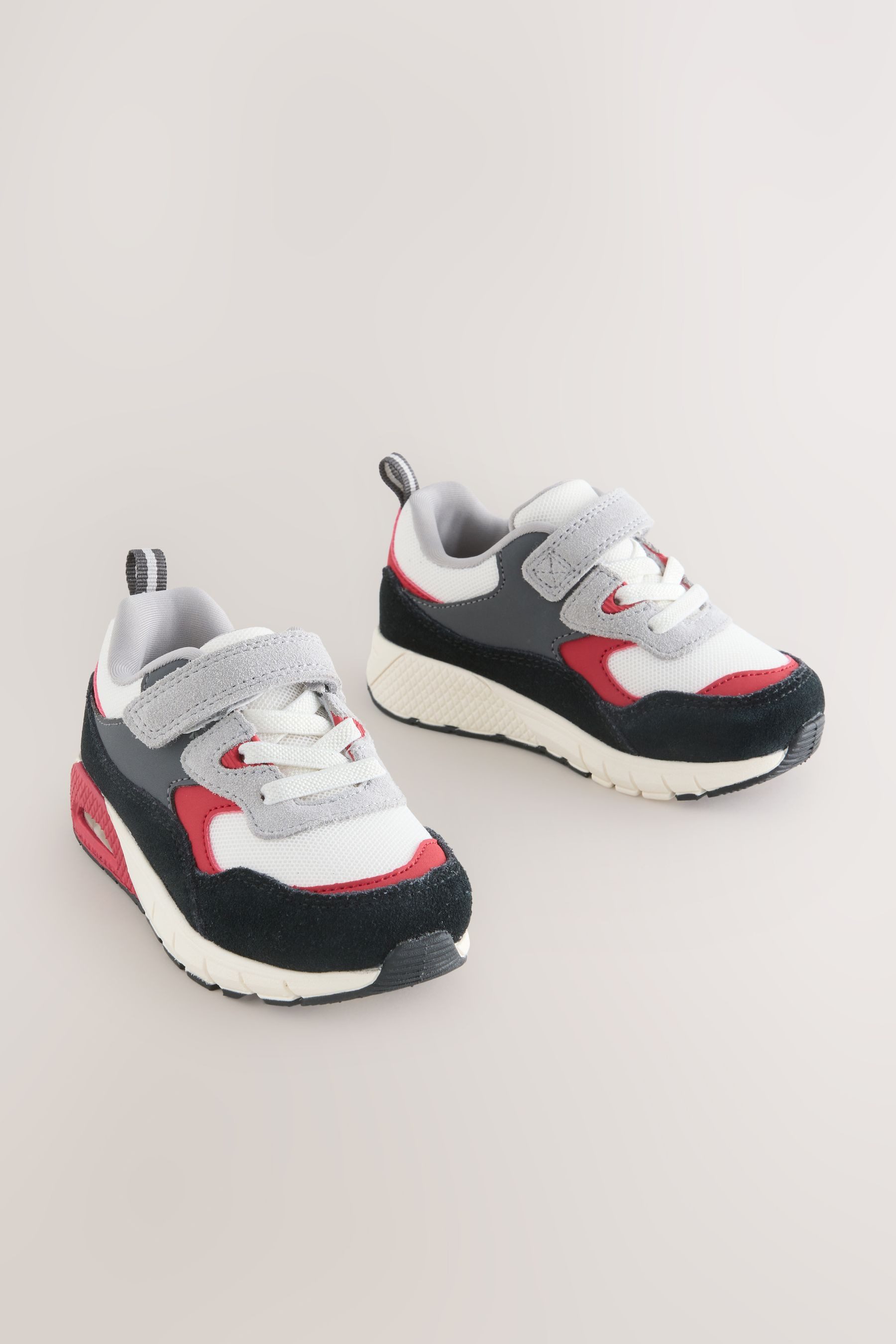 Next Elastischer Sportschuh mit Schnürung Sneaker (1-tlg)