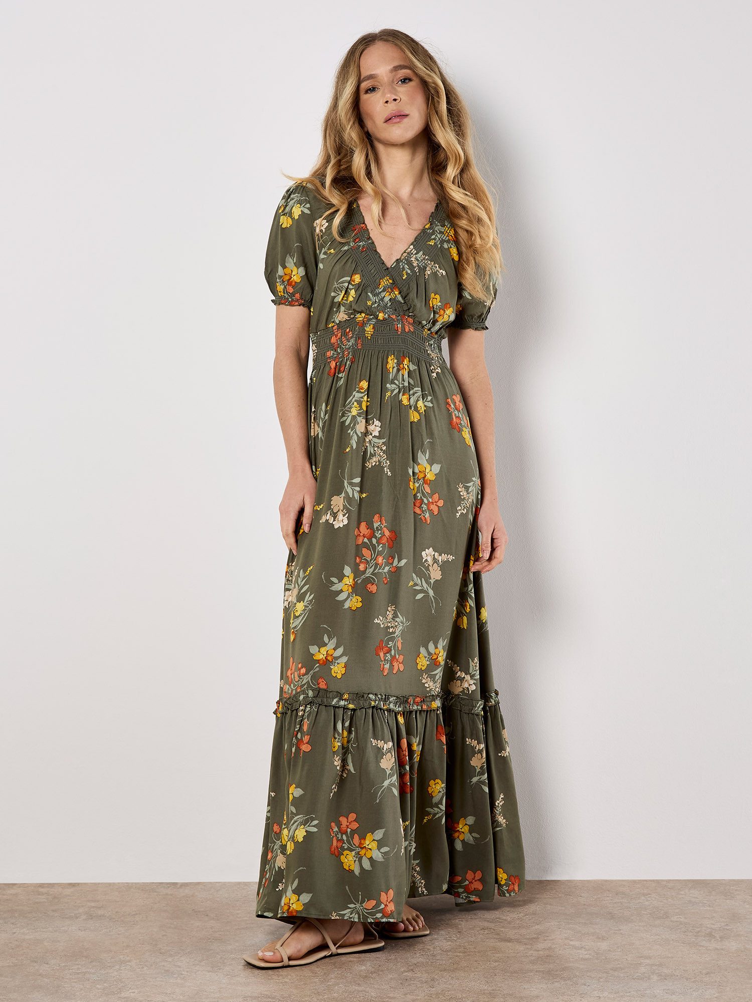 Apricot Maxikleid Sommerliches Blumenkleid mit Smockdetails günstig online kaufen
