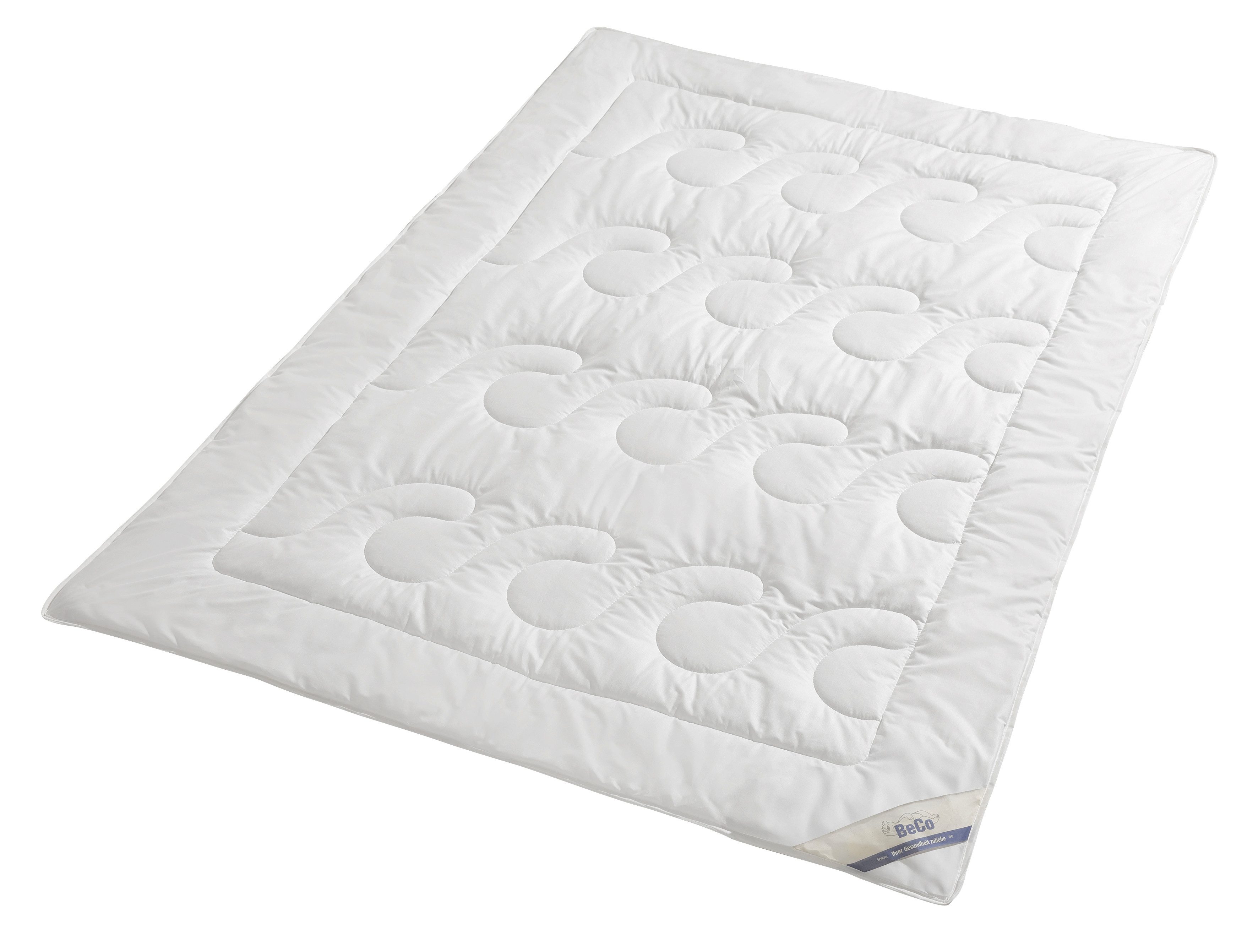 Beco Kunstfaserbettdecke Aerelle™ Blue "Gold" NEUHEIT Bettdecke, Füllung: recycelte Polyesterfaser, Bezug: KbA-Bio-Baumwoll-Perkal, Hausstauballergiker geeignet. Reduzierter Preis € 40,49. Unverbindliche Preisempfehlung € 89,90