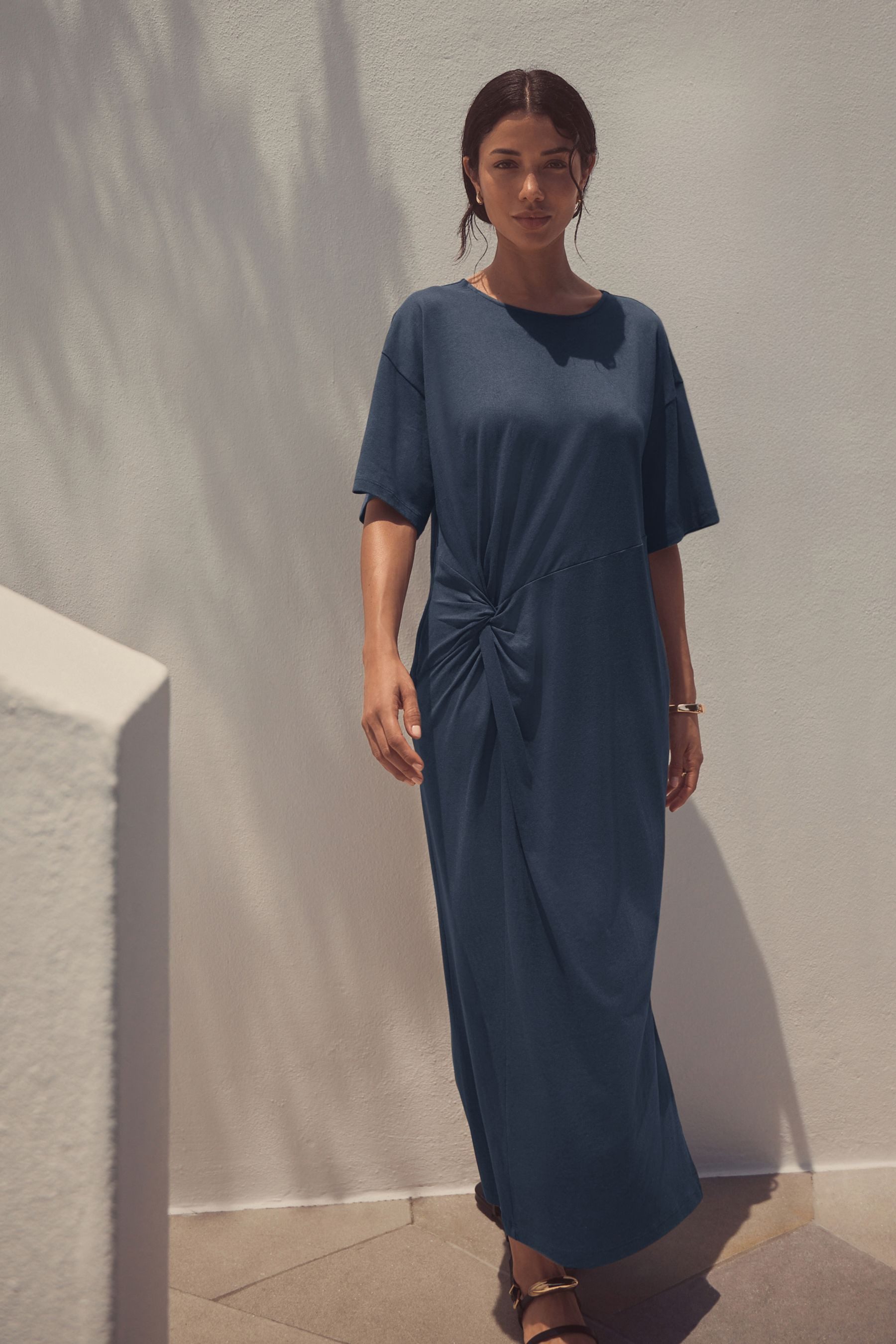 Next Shirtkleid Sommerliches T-Shirtkleid mit Drehung, Kurzgröße (1-tlg)