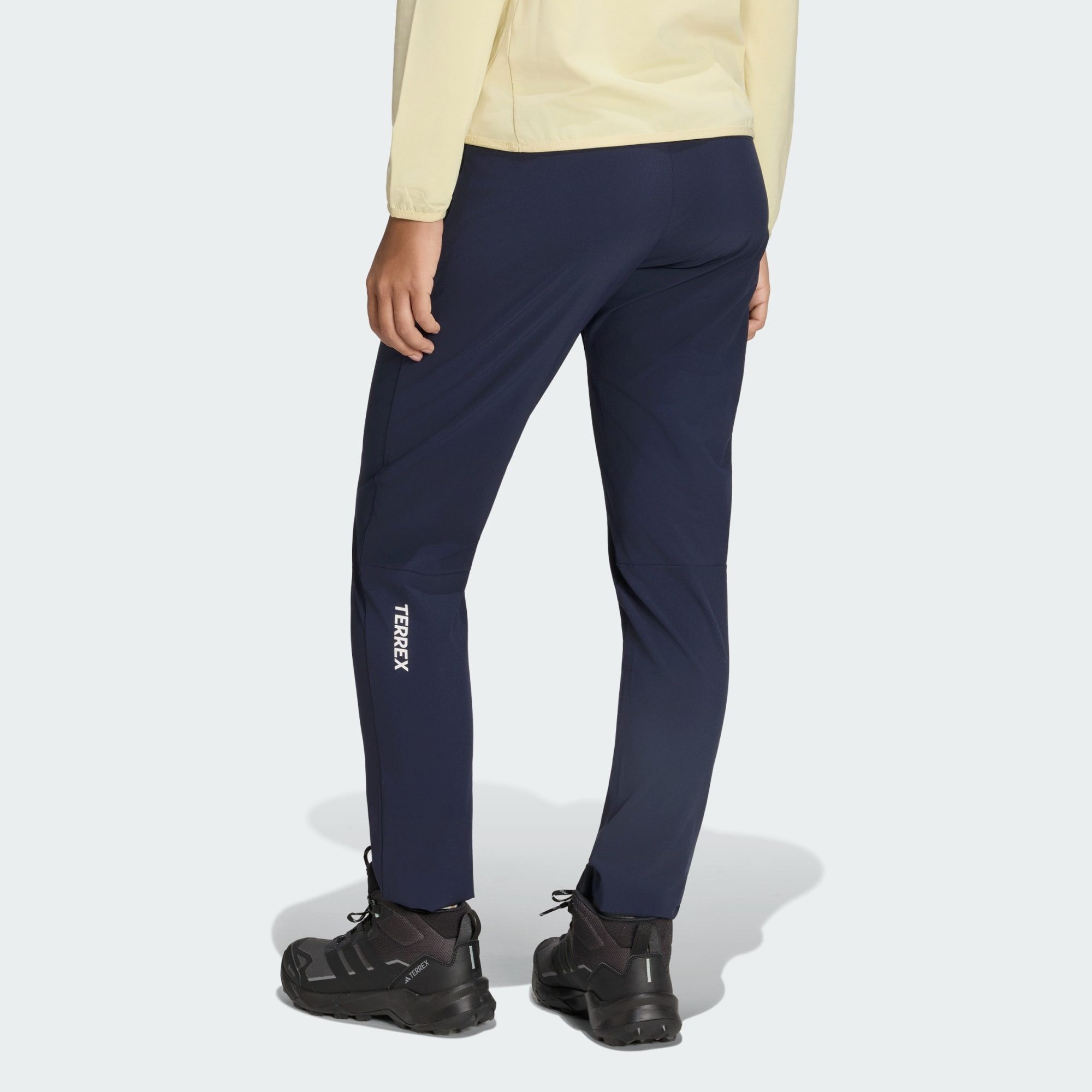 adidas TERREX Trainingshose TERREX MULTI ESSENTIALS STRETCH HOSE (1-tlg)