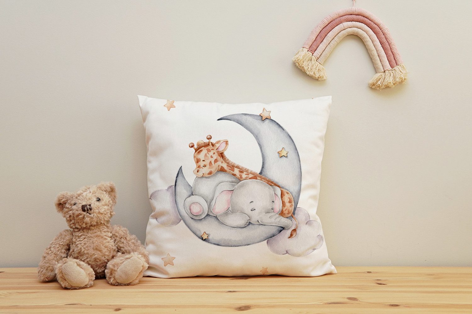 queence Dekokissen Elefant und Giraffe auf Halbmond, Kissenhülle mit HD Premium Druck, geruchsneutral, 40x40cm