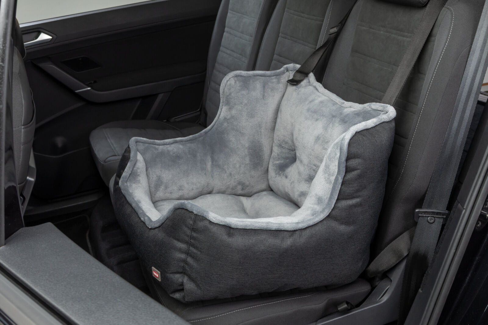 TRIXIE Hunde-Autositz Weich gepolsteter Hundeautositz mit Vlies - beige - 50 × 40 × 50 cm – Bild 5 von 5