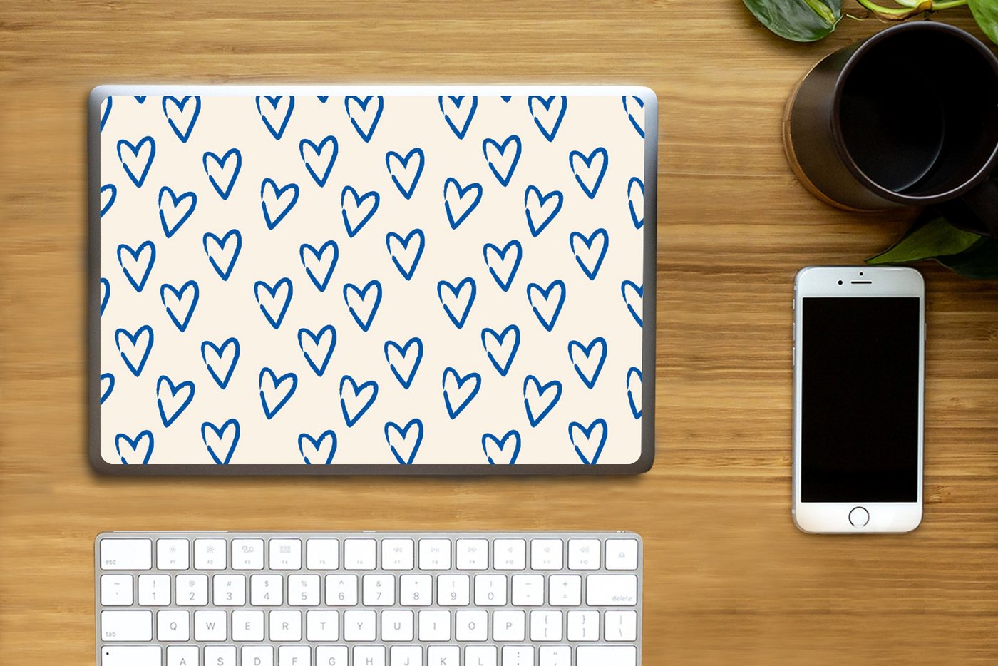 Thumbnail - MuchoWow Laptop-Aufkleber Herzmuster - Blau - Beige - Liebe, (1tlg), Laptop Folien Cover, Aufkleber, Sticker, Schutz vor...