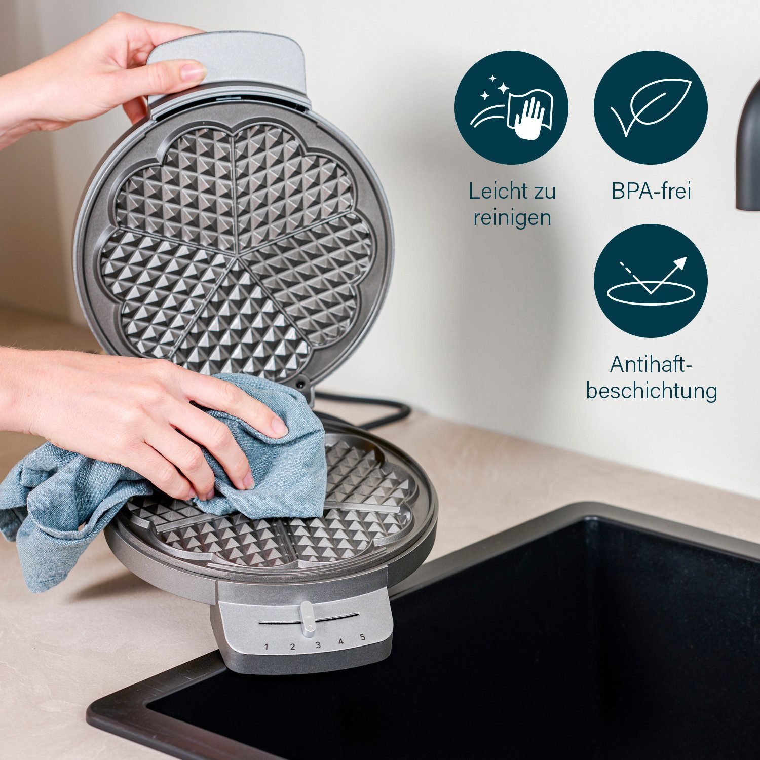 PRINCESS Waffeleisen 132380, 1200 W, mit Herzwaffelform, 5 Heizstufen, mit Kontrollleuchte