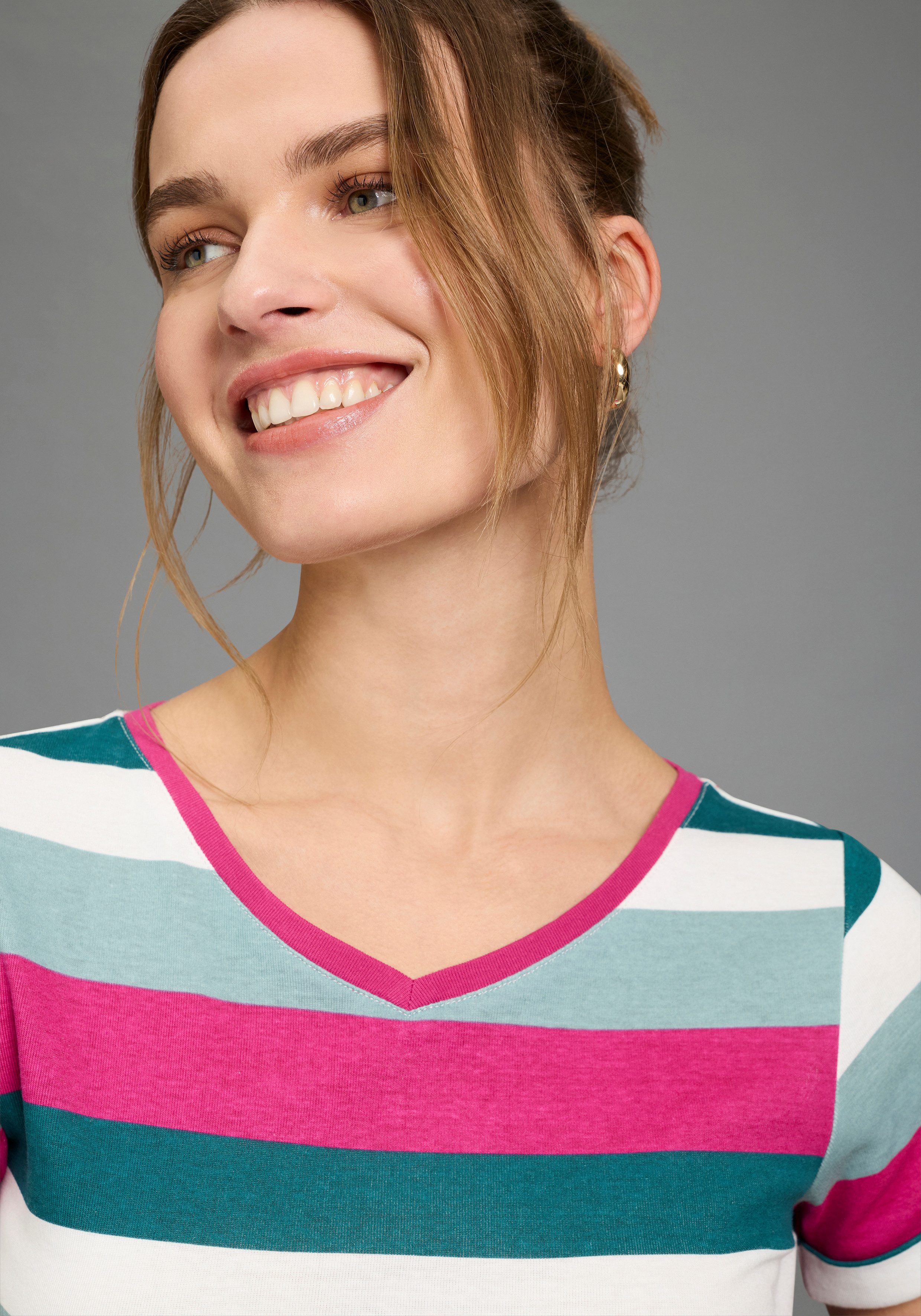 KangaROOS T-Shirt mit Streifen-Design. € 24,99, (€ 24,99 pro 1 Stk).