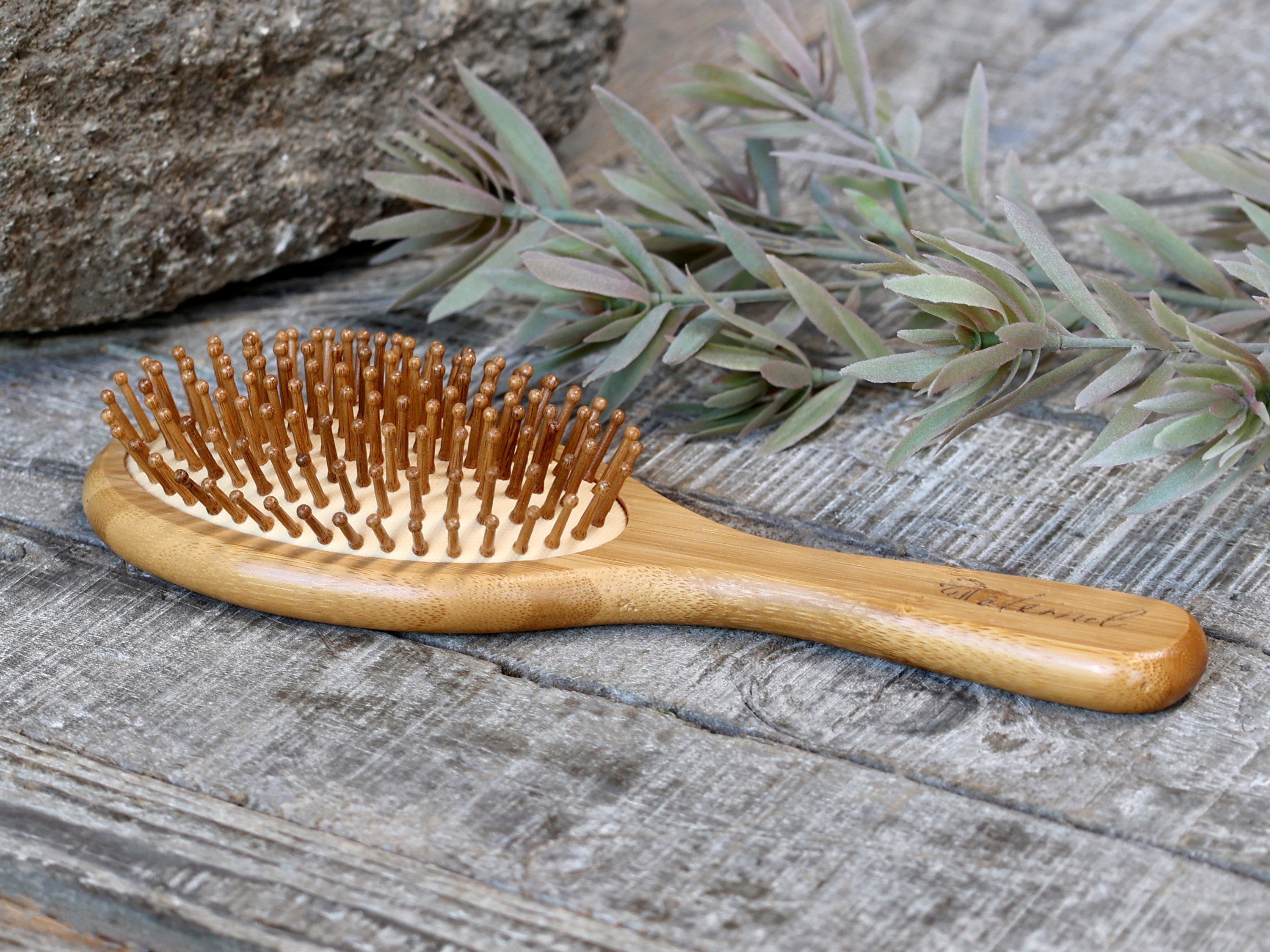 Éternel Haarbürste Éternel Haarbürste Bambus Natur 23,5 cm mit sanften Noppen, Bambus und Gummi Vegan