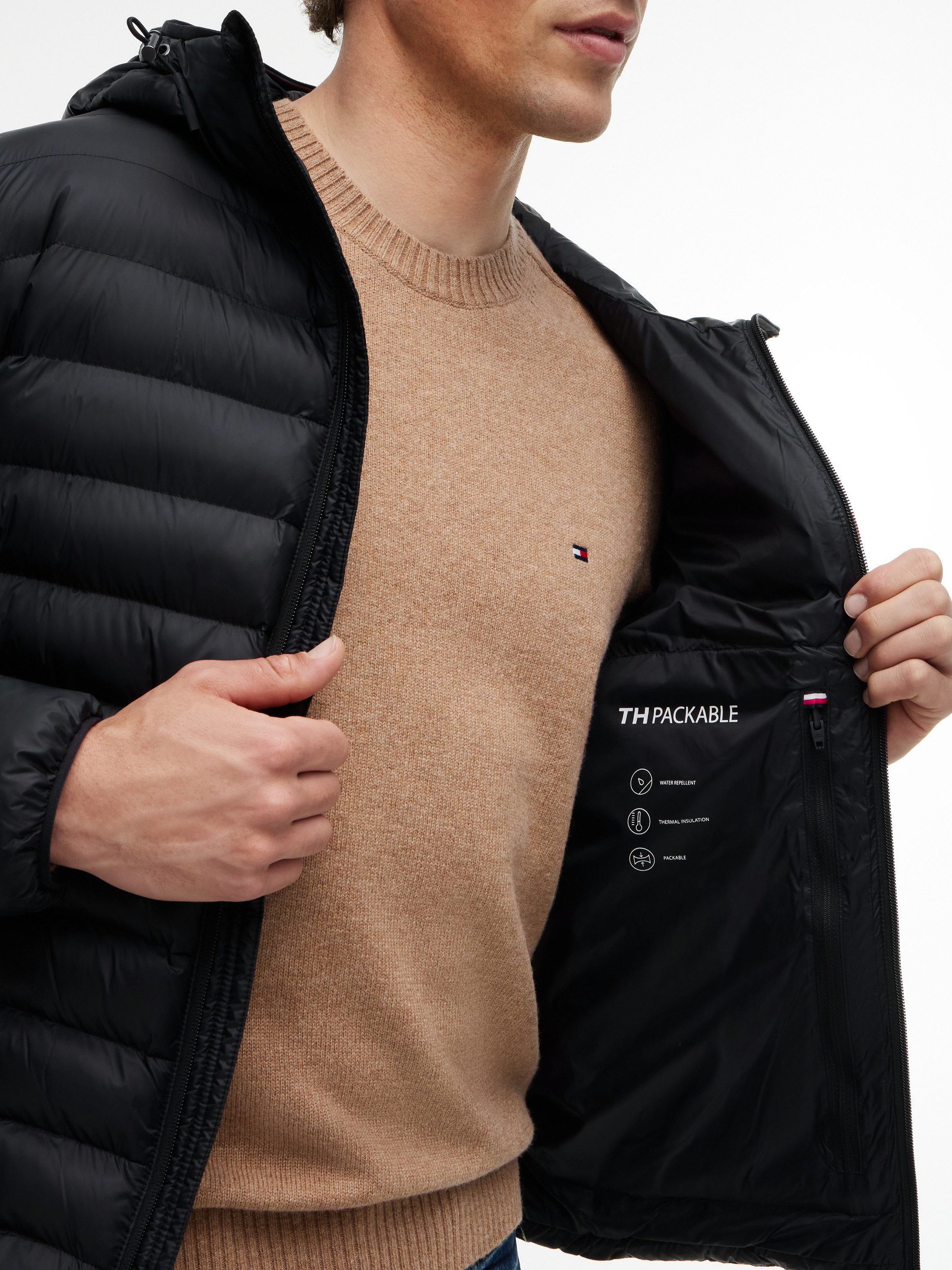 Tommy Hilfiger Steppjacke PACKABLE RECYCLED HOODED sportive Kapuze mit Global Stripe – Bild 2 von 5