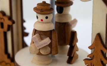 BRUBAKER Weihnachtspyramide Holzpyramide im 2er Set, mit 2 Motiven, Tischpyramiden aus Holz, handbemalte Figuren