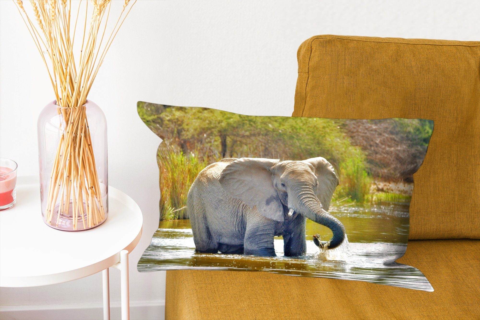 MuchoWow Dekokissen Elefant - Wasser Wohzimmer Zierkissen, Schlafzimmer mit - Tiere - Natur, Dekoration, Dekokissen Füllung