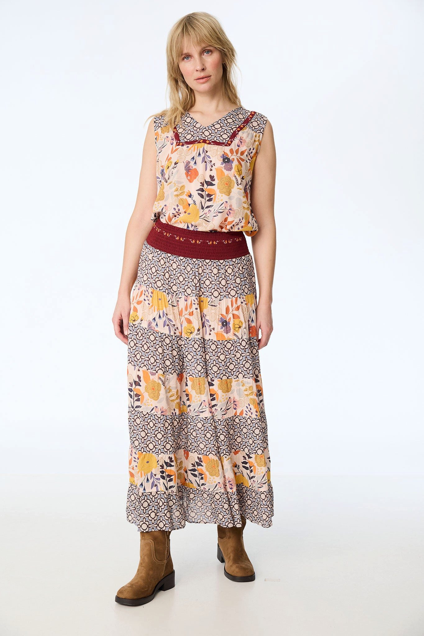 Himalaya Clothing Stufenrock Rock Damen aus kunstvollen Stufen mit Ornamenten und floralen Motiven Maxirock aus hochwertiger Viskose atmungsaktiv