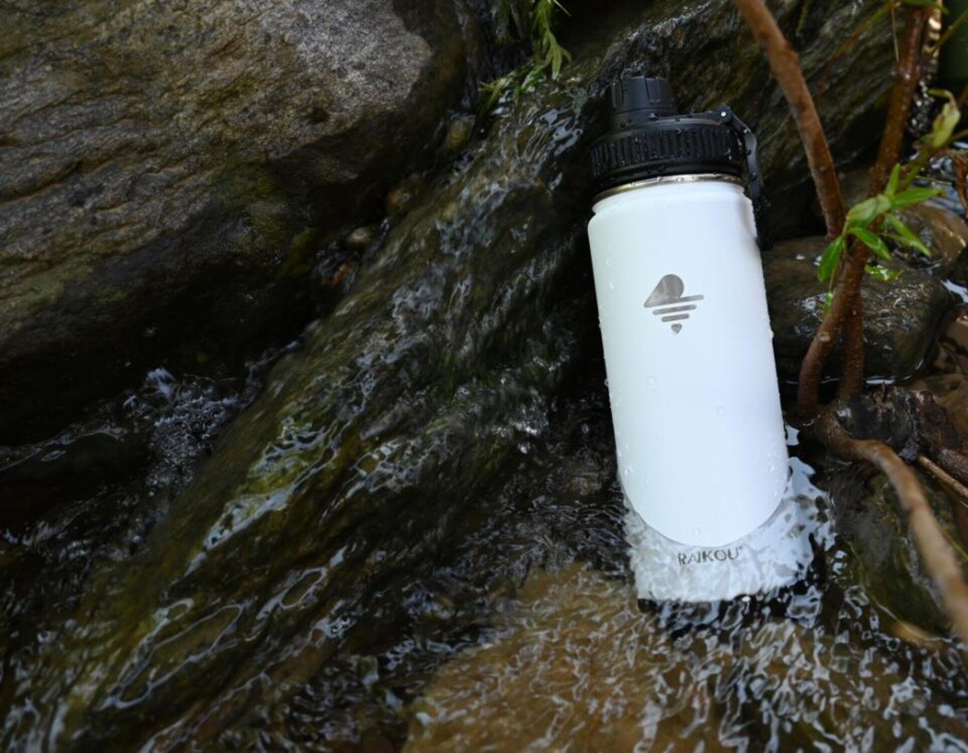 RAIKOU Isolierflasche Trinkflasche Vakuumisolierte Wasserflasche Auslaufsichere Deckel Sportflasche, 2 Weiß mit