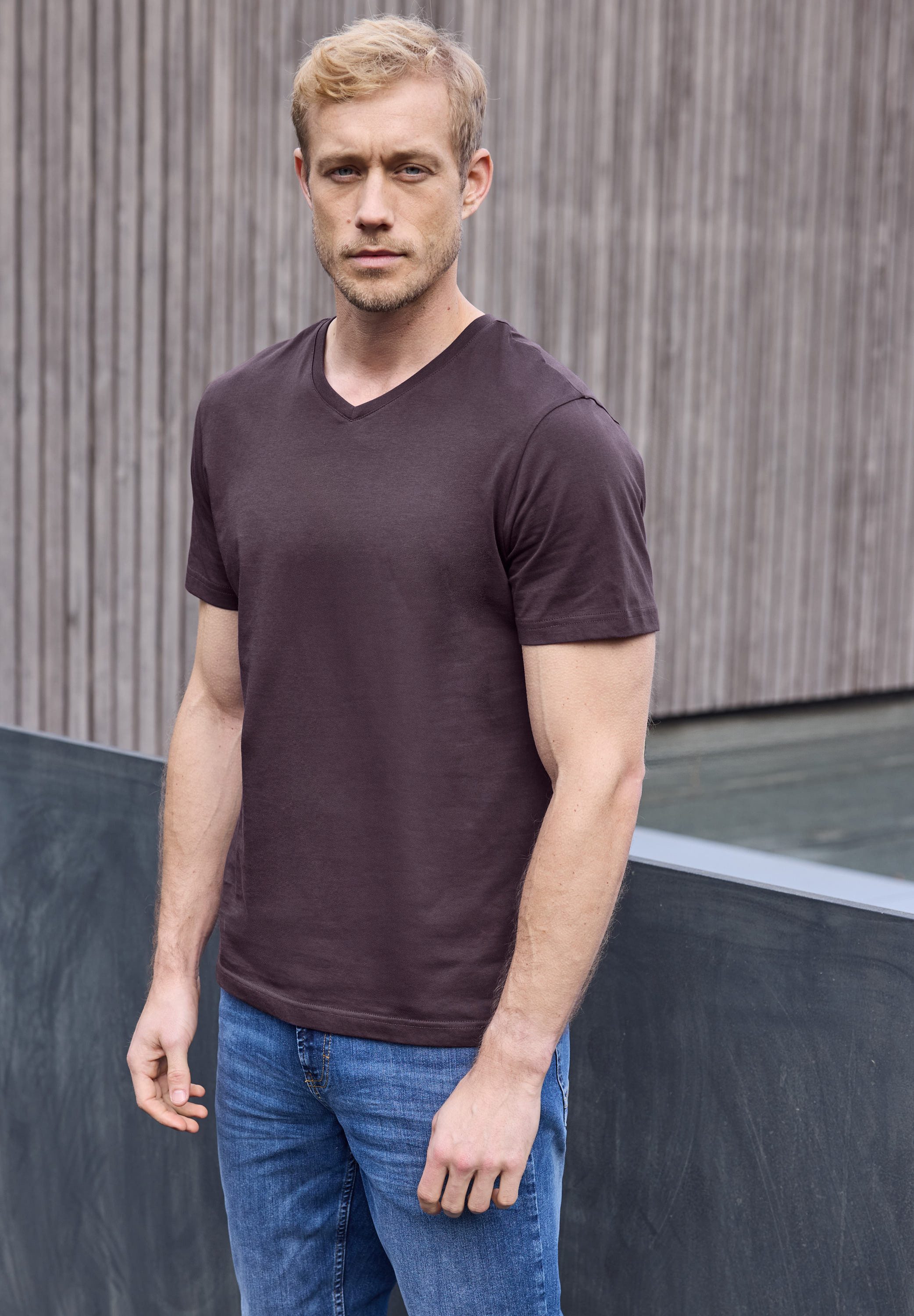 STREET ONE MEN T-Shirt mit V-Ausschnitt günstig online kaufen