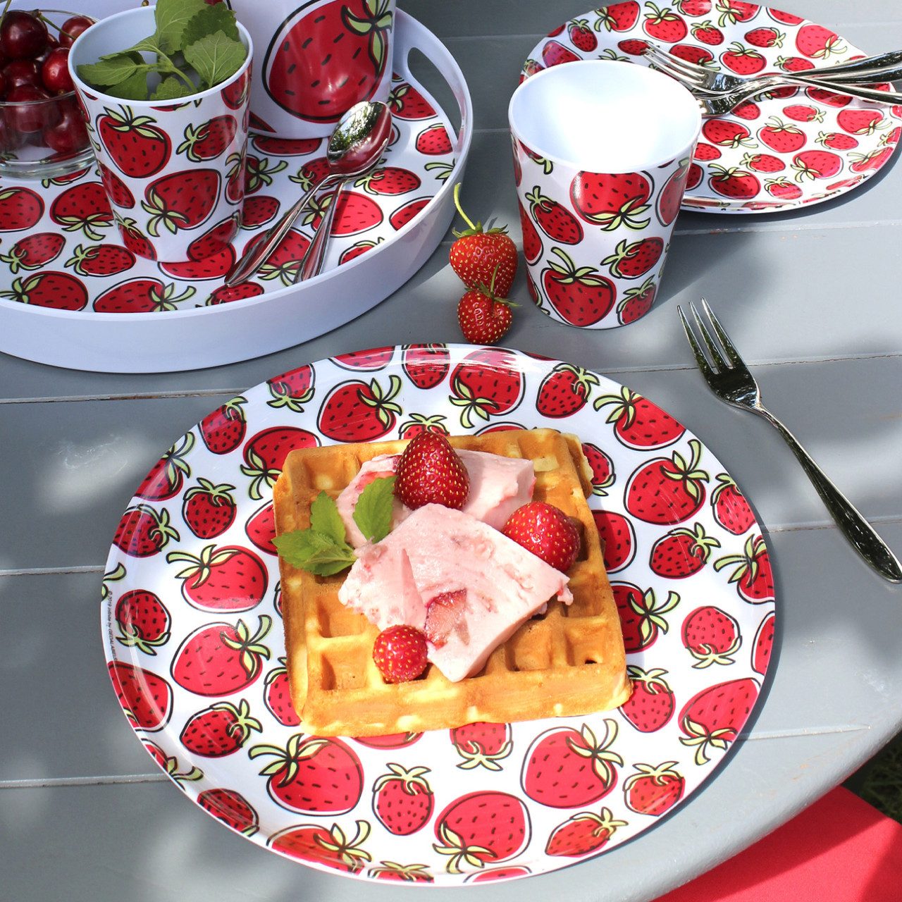 Geda Labels GmbH Frühstücksteller Erdbeeren, (1 St), Rot, 24,5cm, spülmaschinengeeignet