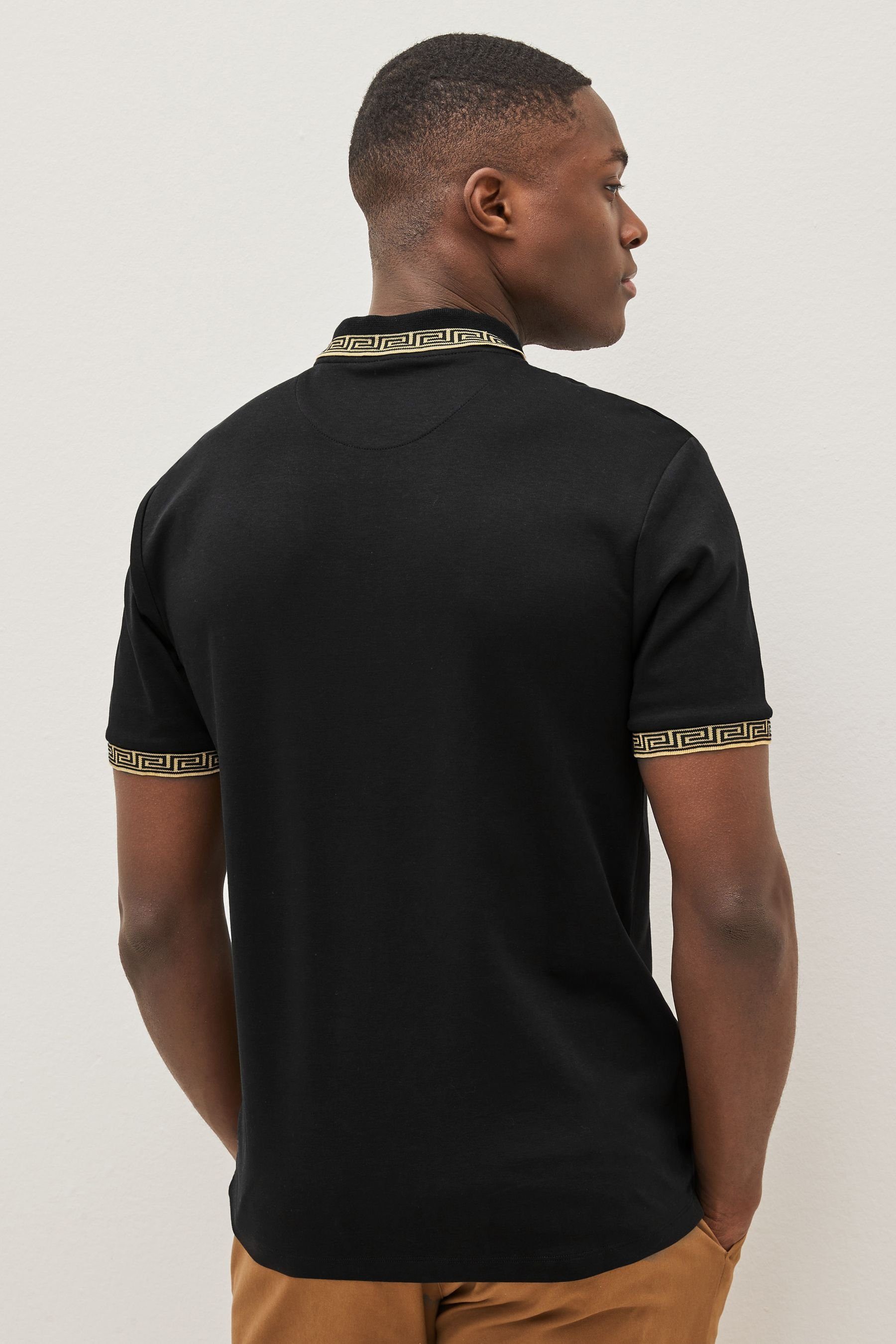 Collar mit Regular Pikee-Poloshirt Poloshirt (1-tlg) Next Black/Gold Fit Kragenstreifen im