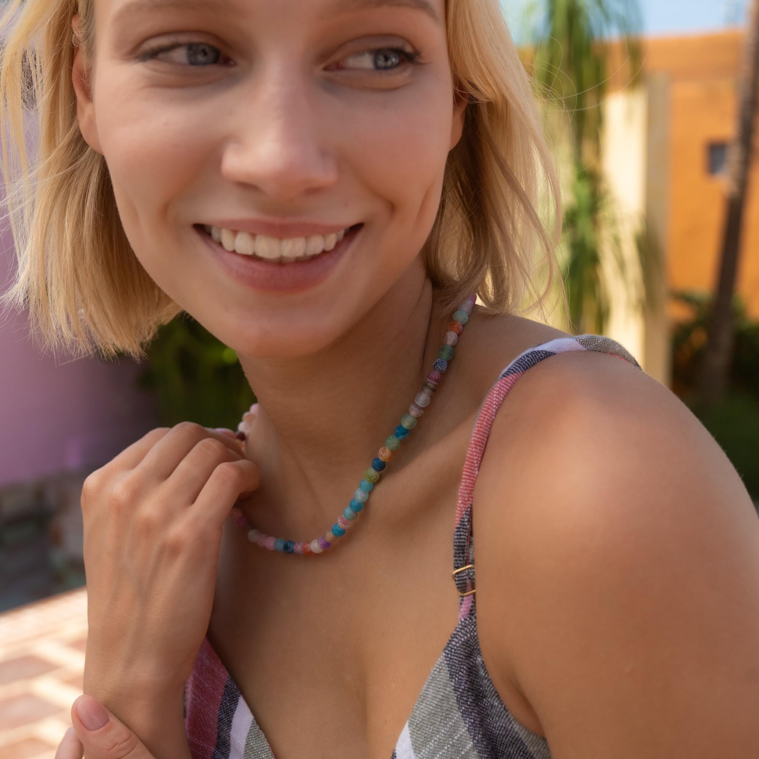 Made by Nami Perlenkette Bunte Perlenkette Damen aus echten Steinen mit Schlangenmaserung, Boho Schmuck 40 + 5 cm Länge – Bild 3 von 5