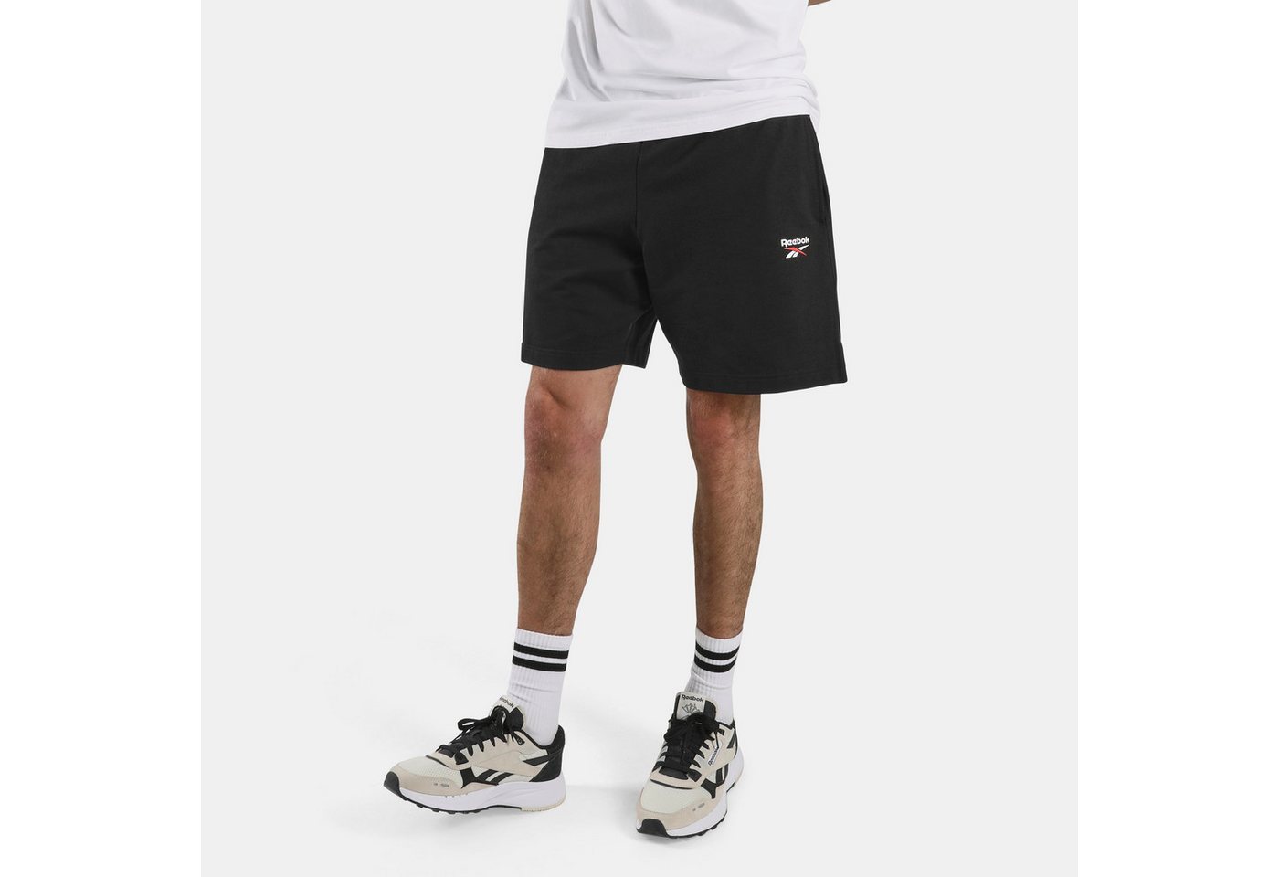 Reebok Sweatshorts ID SMALL LOGO SHORTS Sweatshorts für Sommermode und Frühlingsmode, in den Größen S bis XXL