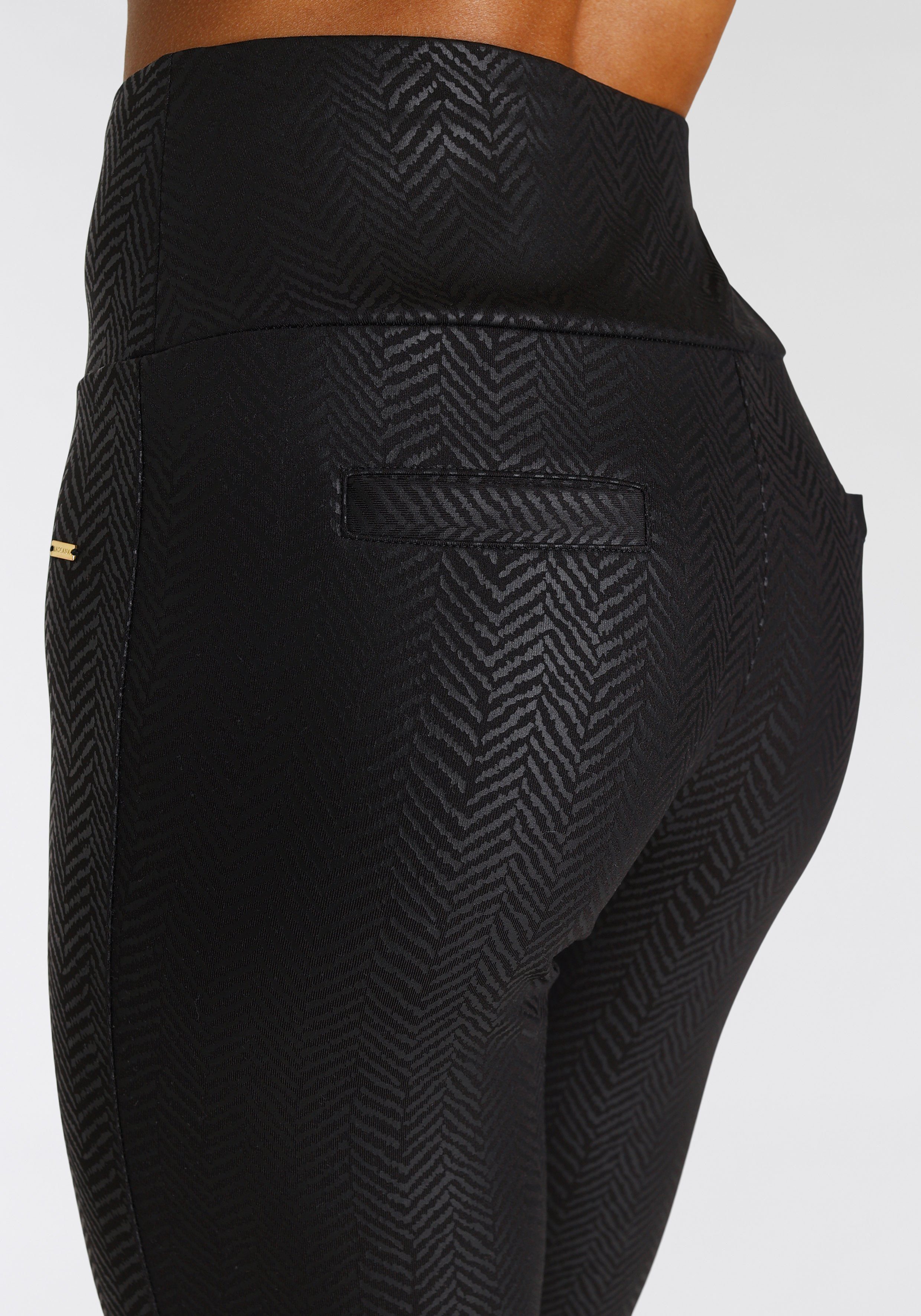 LASCANA Leggings mit schimmerndem Alloverdruck – Bild 5 von 5