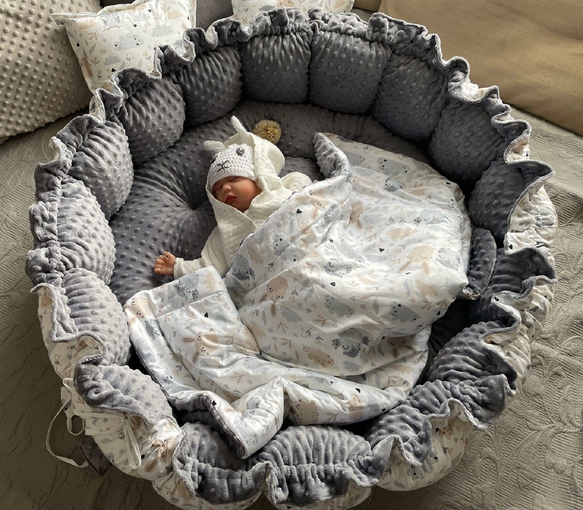 Bettnestchen MINKY Graphit/ HASE Beige-Weiß ENGELSNEST Babynest, Unterlage