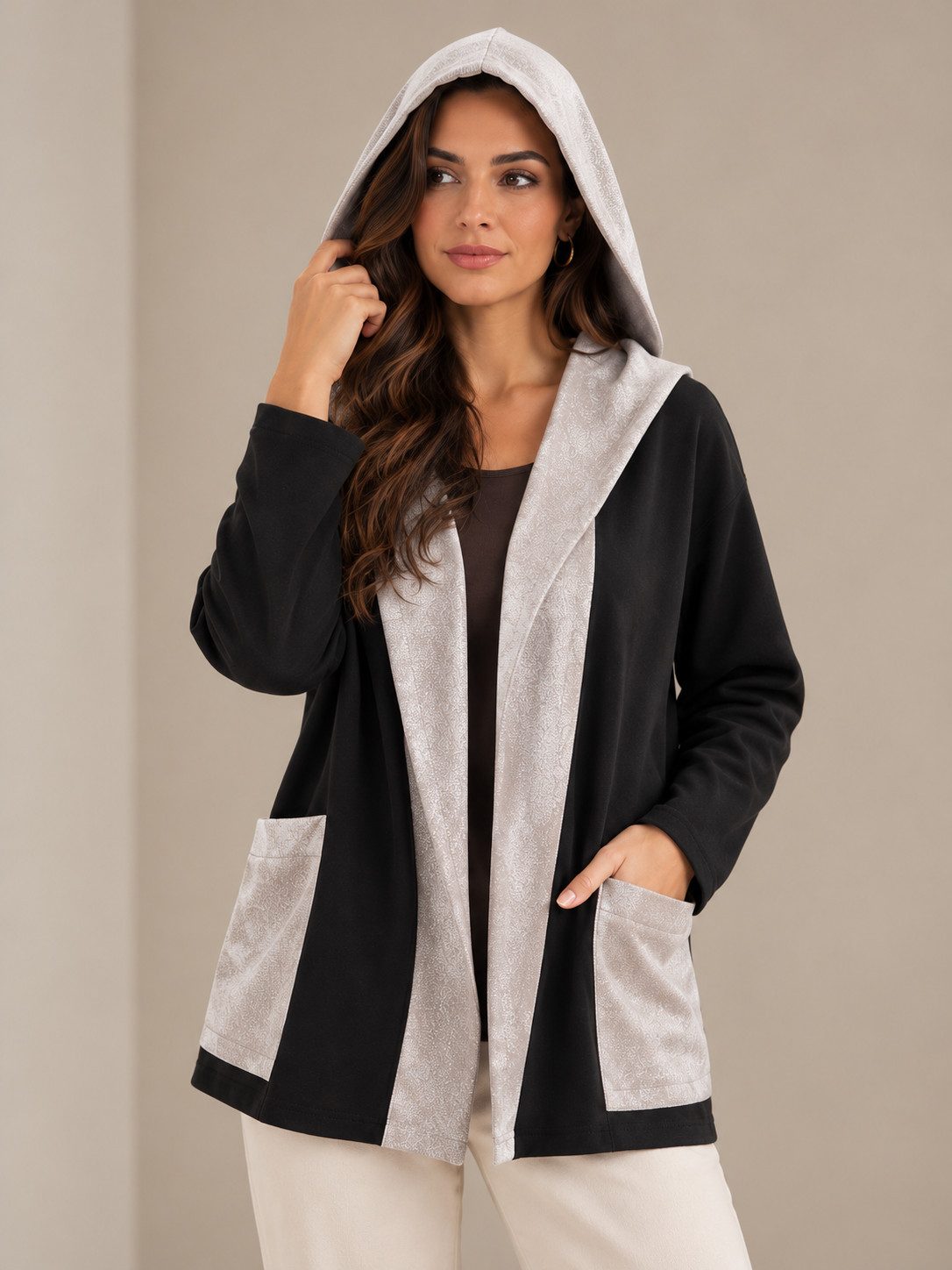 WENOR Kapuzensweatjacke Damen Oversize Jacke Schalkragen Glanz Look mit Taschen Schalkragen, Glanz Details, Oversize Schnitt