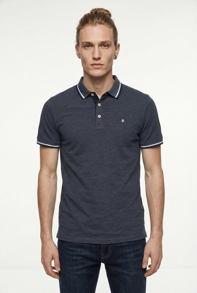 Jack & Jones Poloshirt JJEPAULOS Poloshirt mit klassischem Kragen und figurbetonter Form Logostickerei, modisch, schmal, Baumwolle, Polokragen
