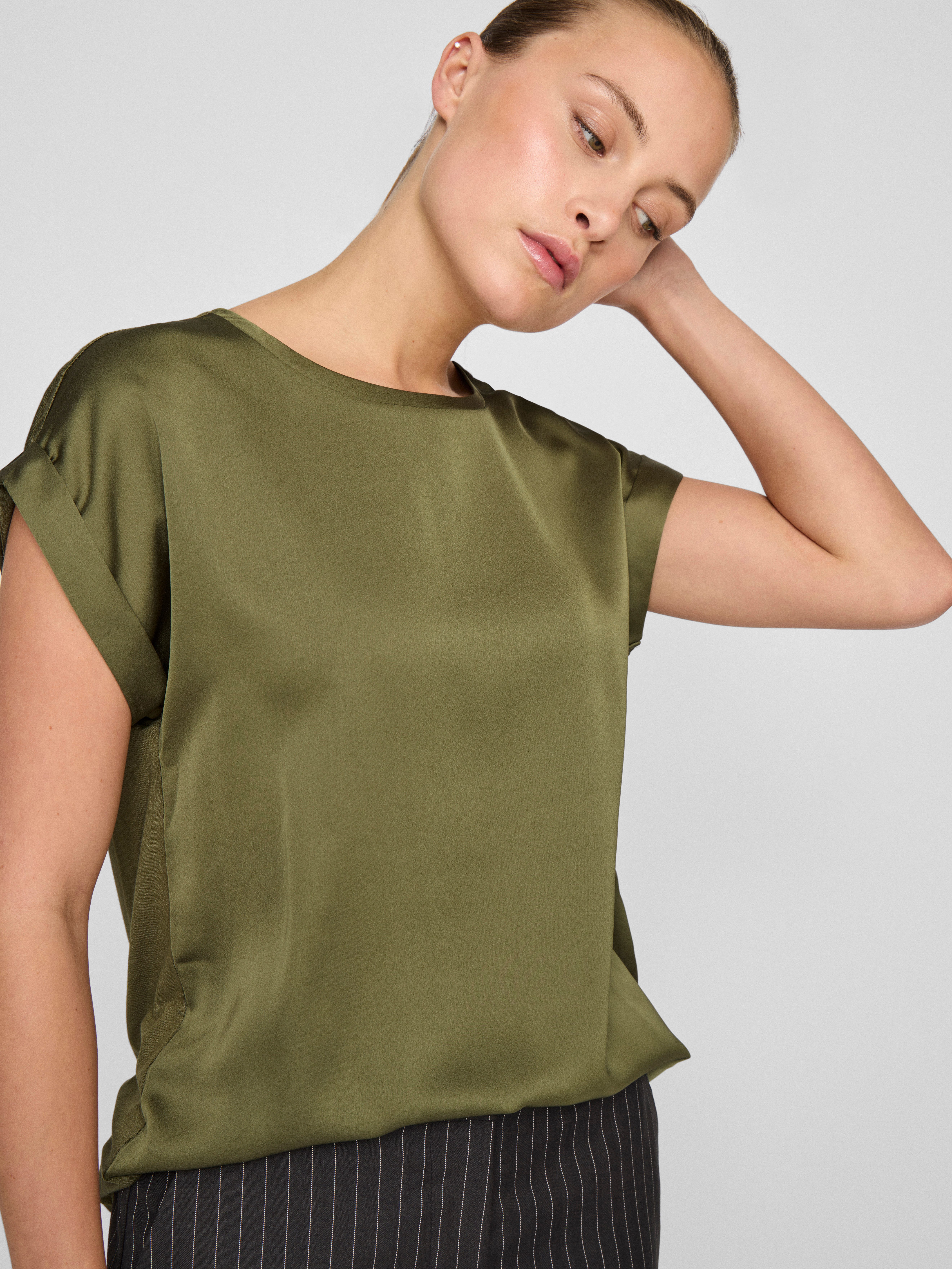 Vila Kurzarmshirt VIELLETTE S/S SATIN TOP - NOOS Satin Optik günstig online kaufen