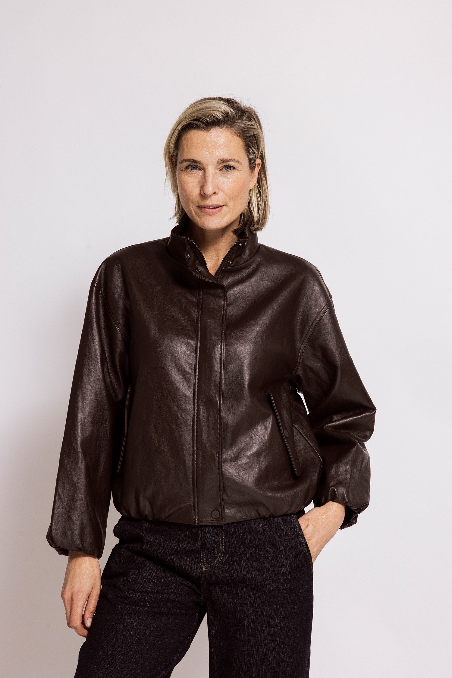 Zhrill Jackenblazer ASAMI Blouson -in Leder-Optik / moderner Look / Stehkragen
