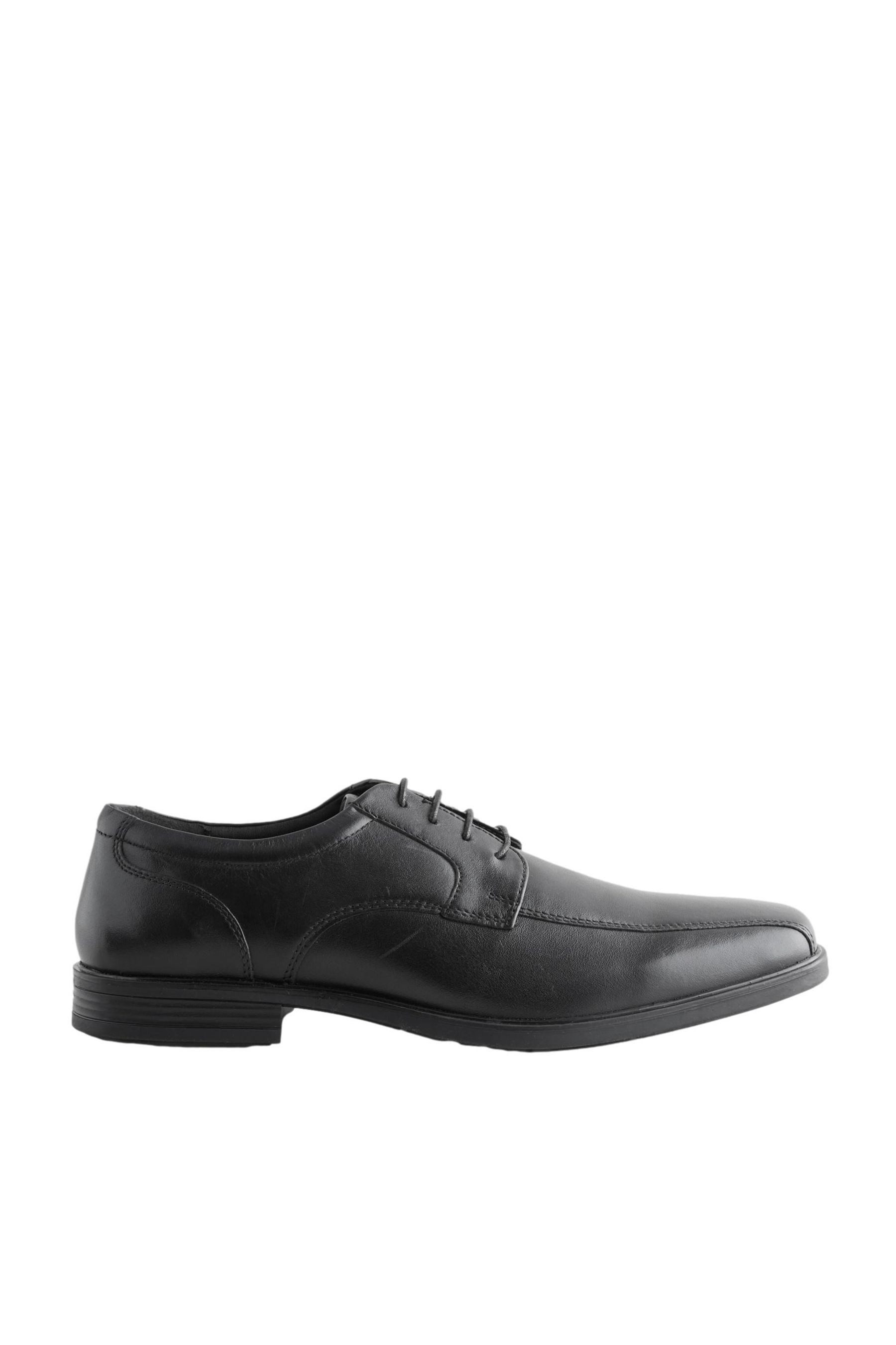 Schmale Lederschuhe in Bahnendesign Schnürschuh