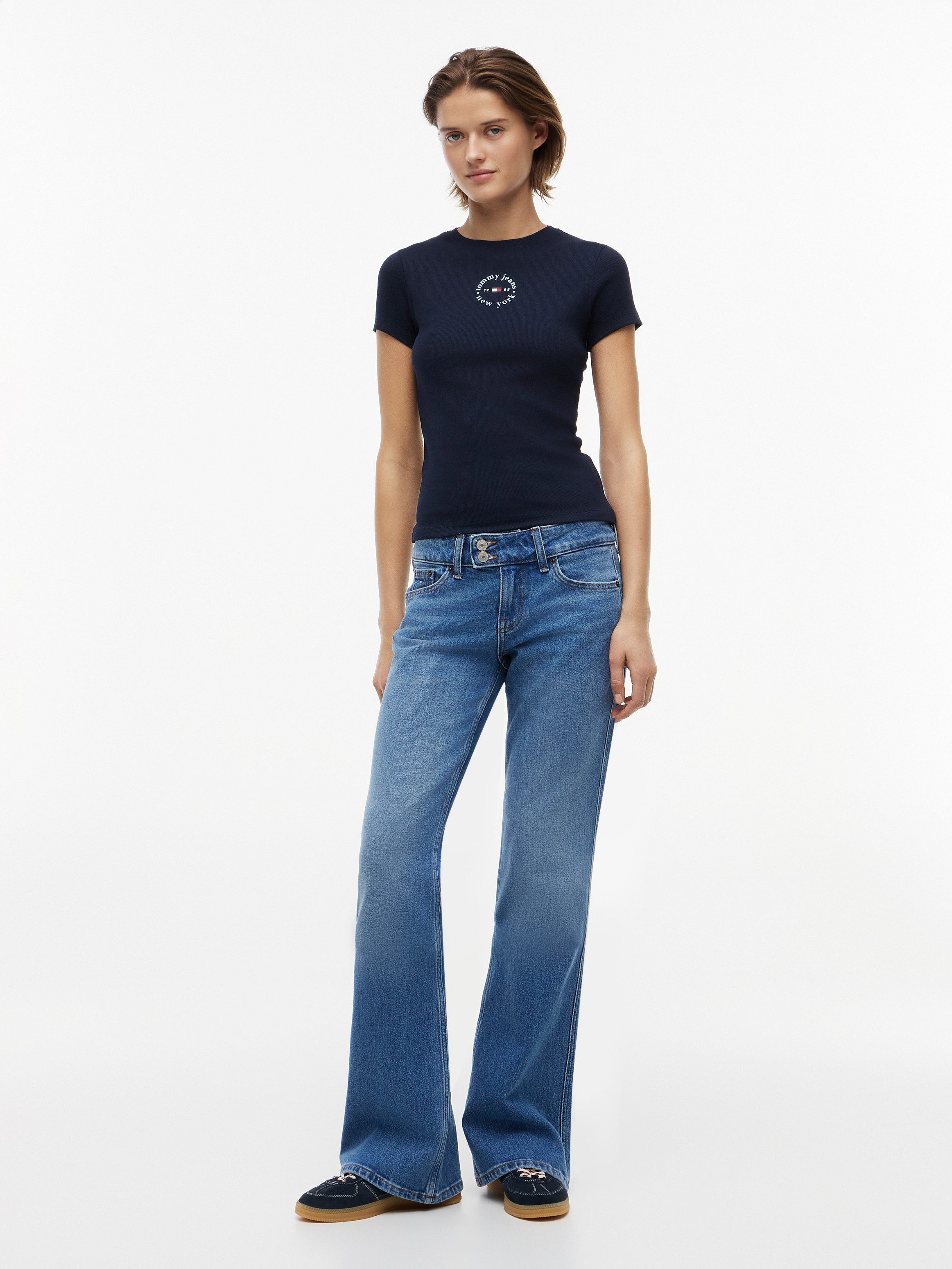 Tommy Jeans Kurzarmshirt TJW SLIM ESS LOGO2 RIB TEE EXT Baumwollmischung, slim fit, figurbetont, in gerippter Struktur – Bild 4 von 5