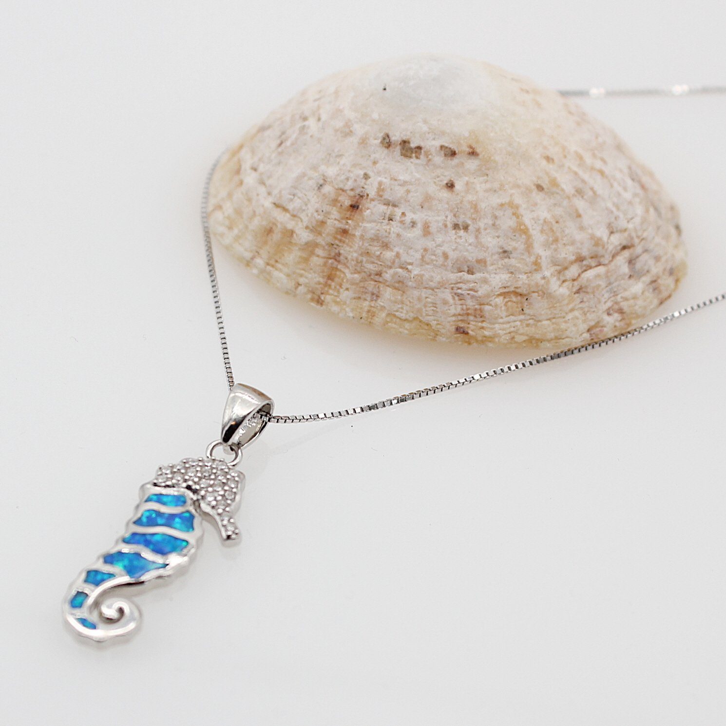 ELLAWIL Silberkette Kette mit Seepferdchen Anhänger Damen Zirkonia Halskette Mädchen blau (Kettenlänge 45 cm, Sterling Silber 925), inklusive Geschenkschachtel