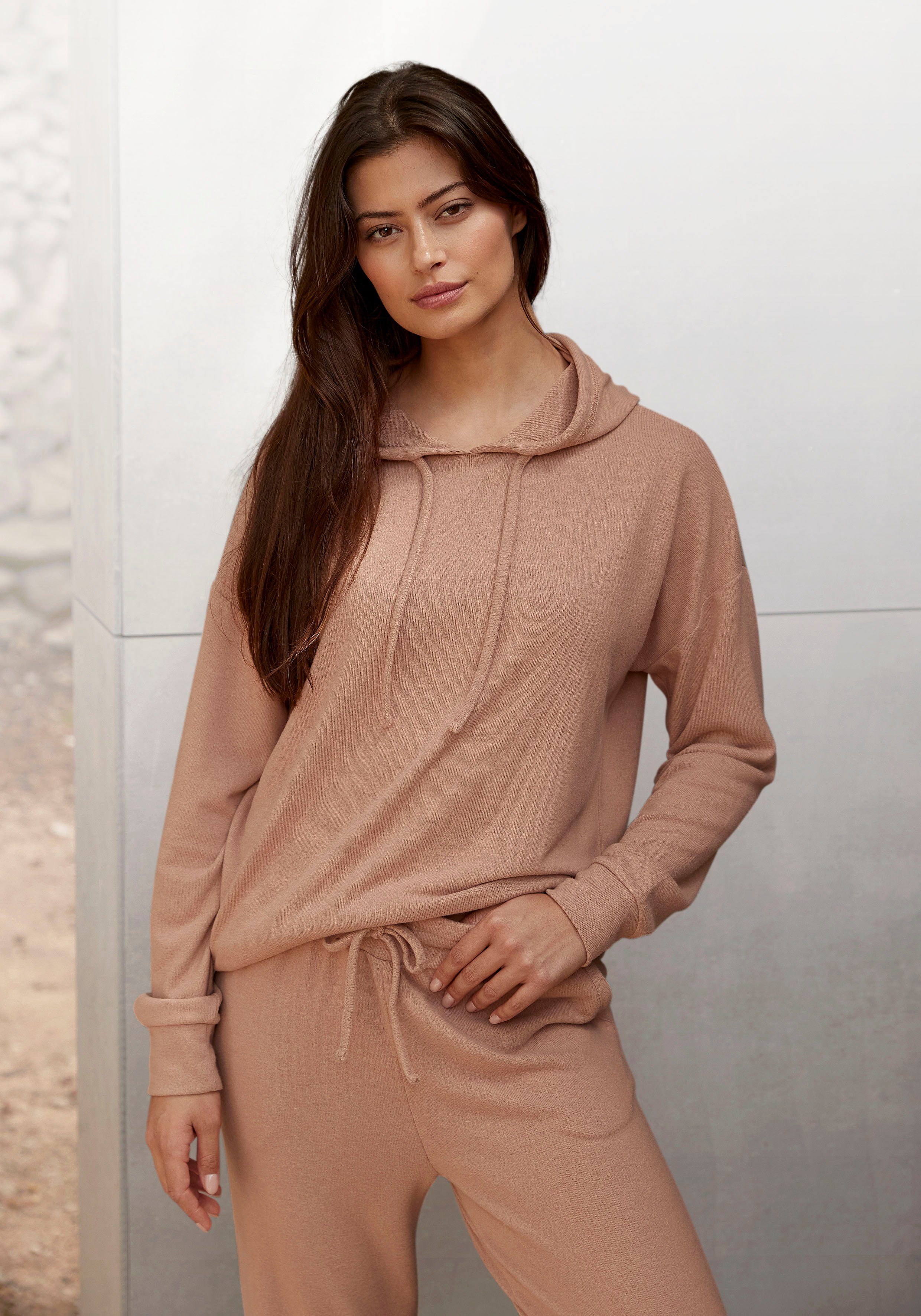 Kapuzenpullover taupe LASCANA