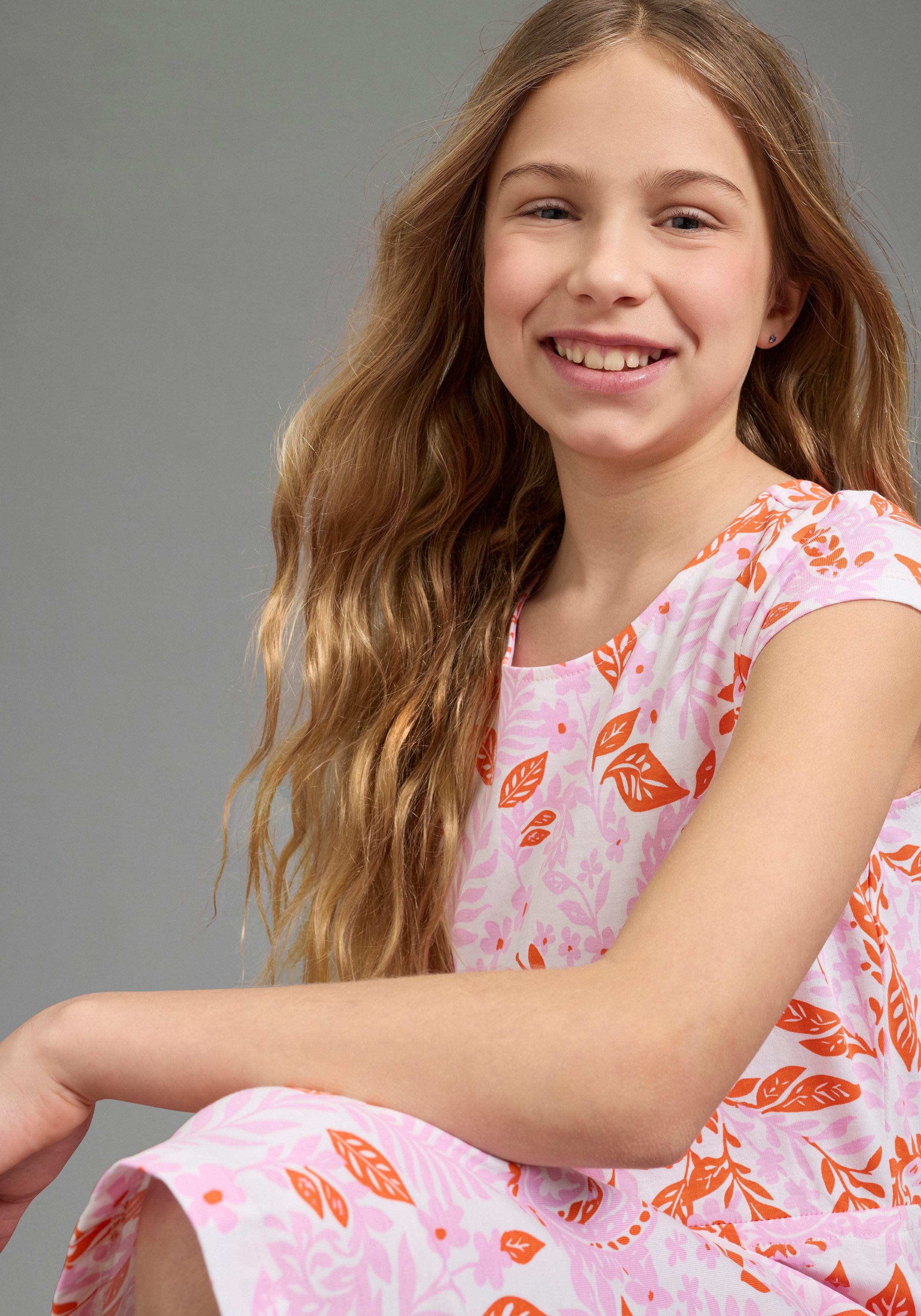 KIDSWORLD Jerseykleid Kleid mit Paisley-Allover Muster modischer Stil, für Mädchen, aus Single Jersey, Kurzarm – Bild 3 von 5